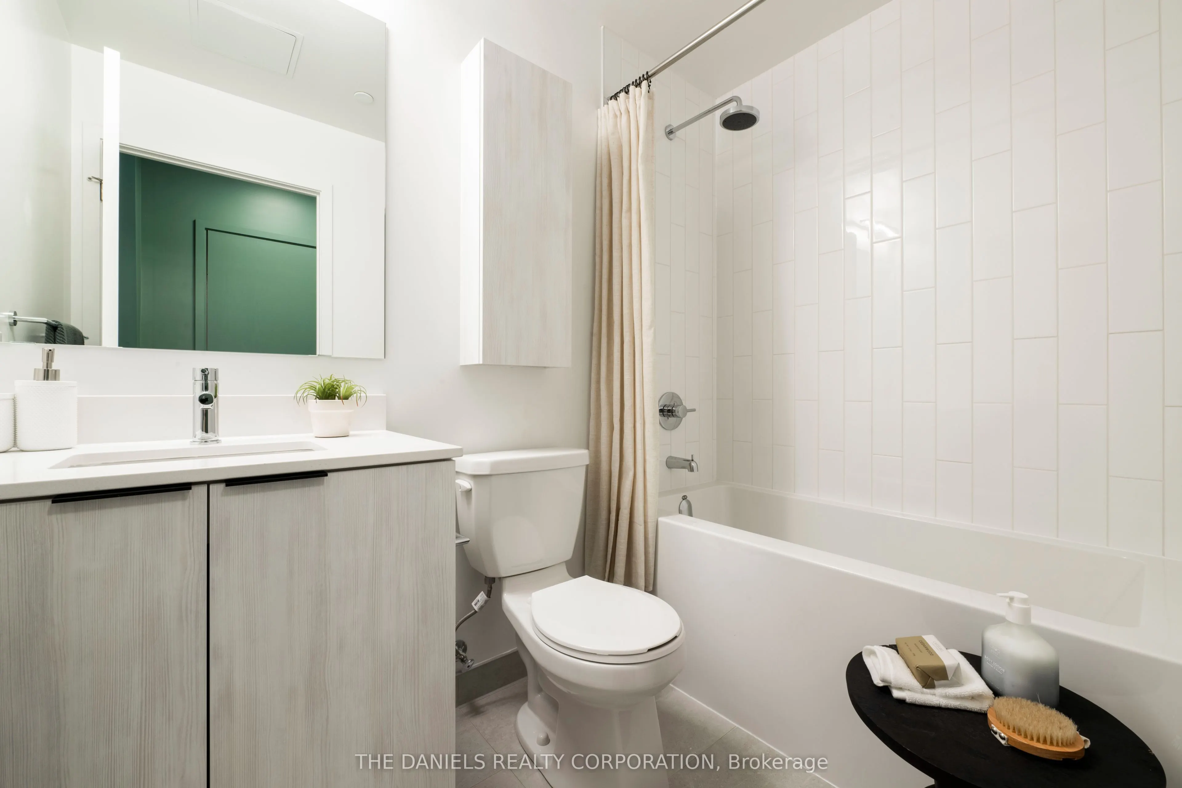 2485 Eglinton Avenue W #807