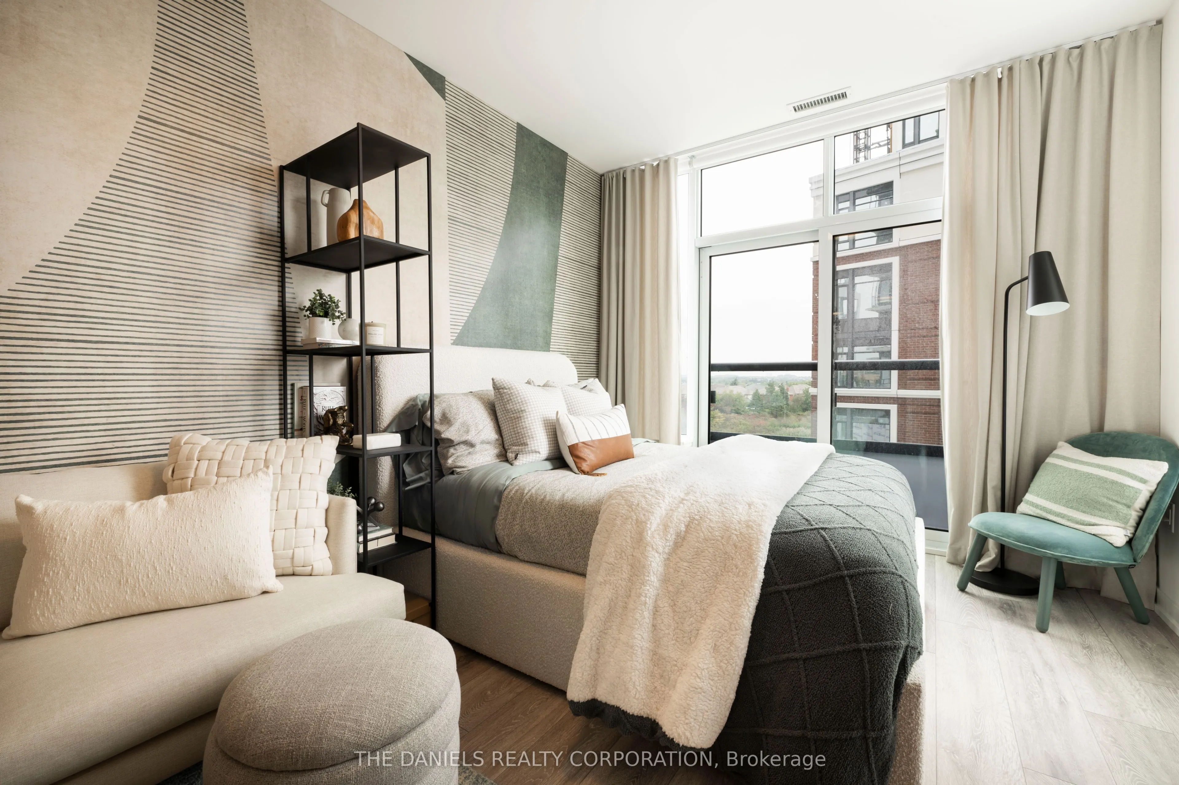 2485 Eglinton Avenue W #807