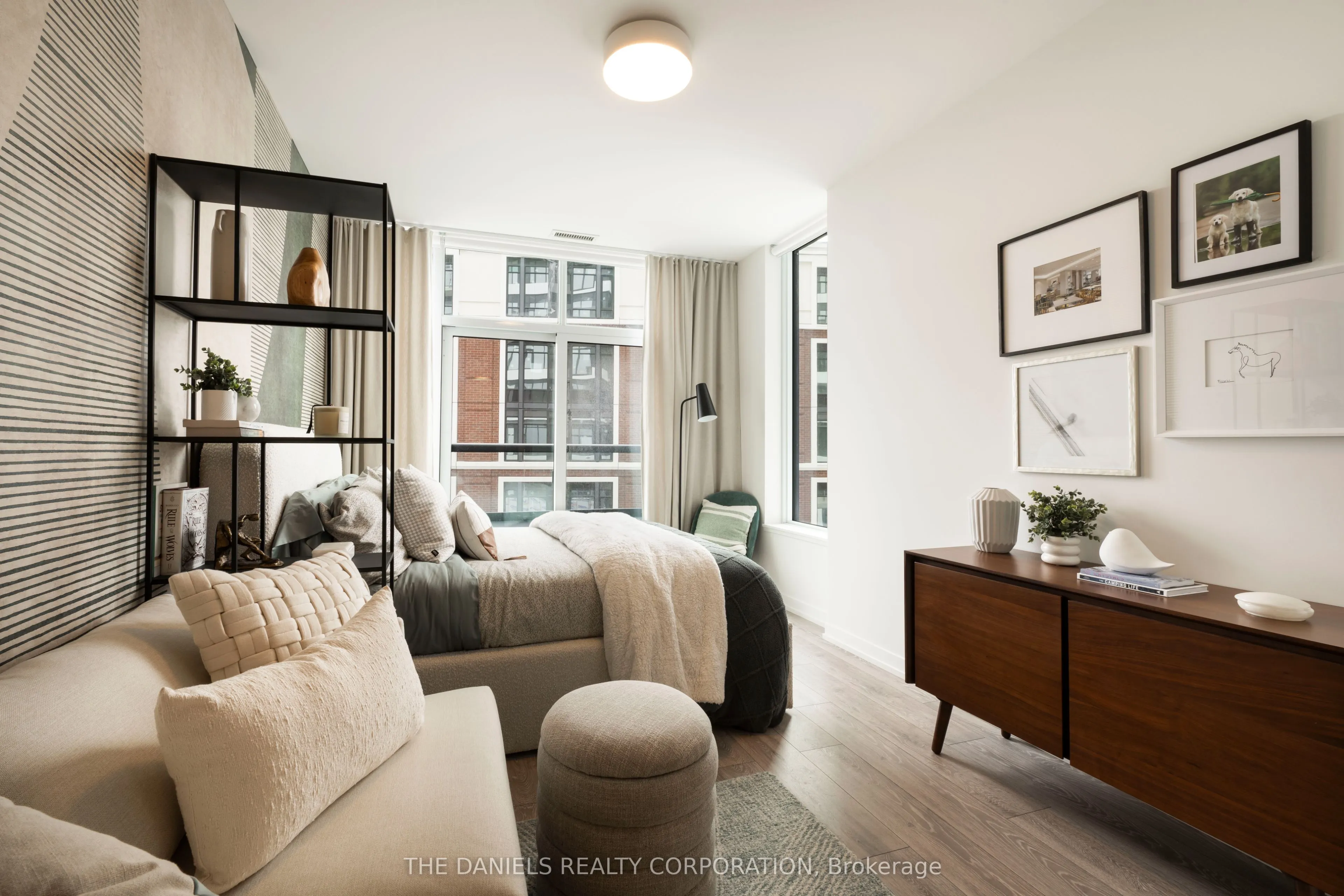 2485 Eglinton Avenue W #807