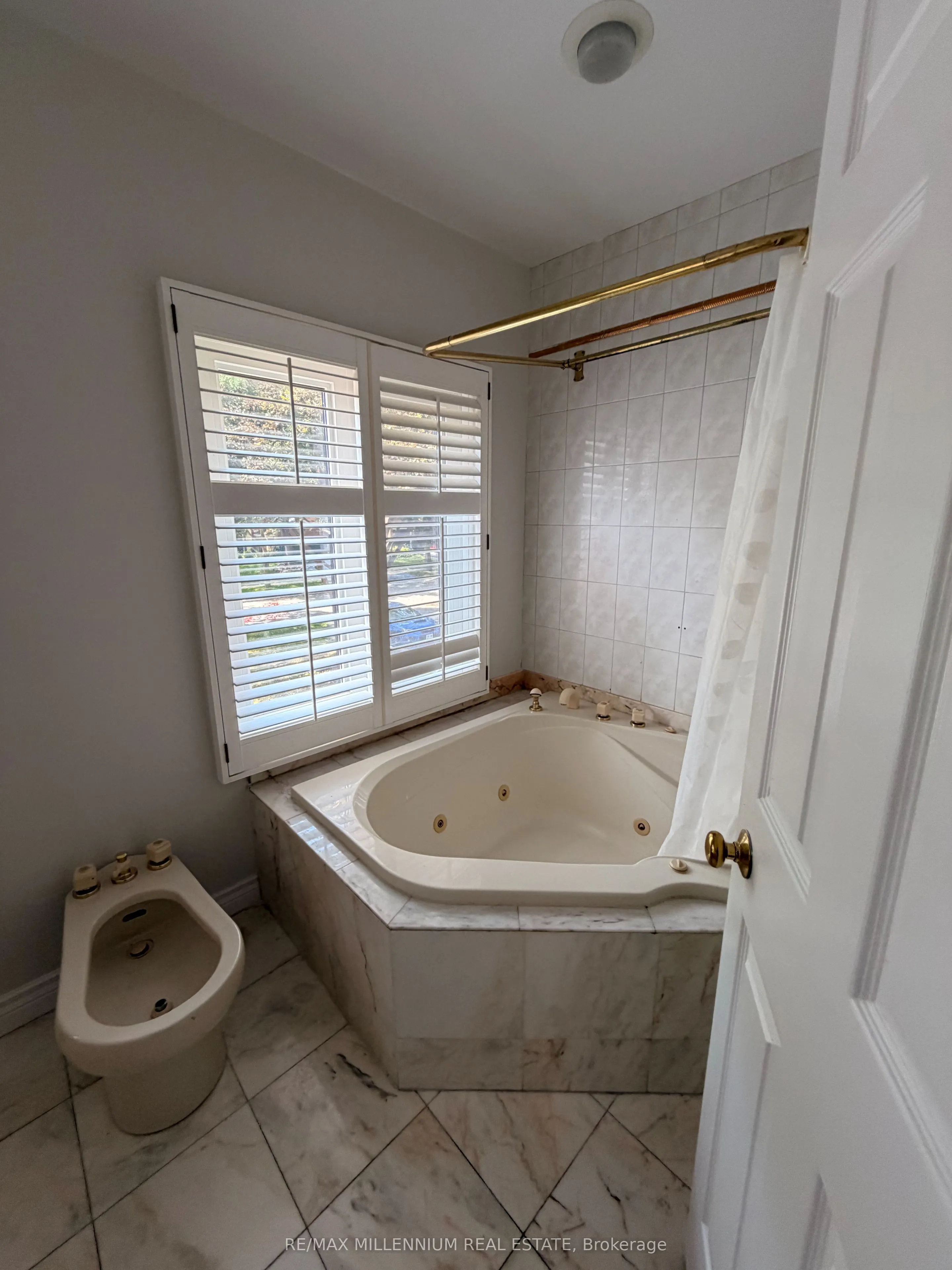 3501 Kingbird Court