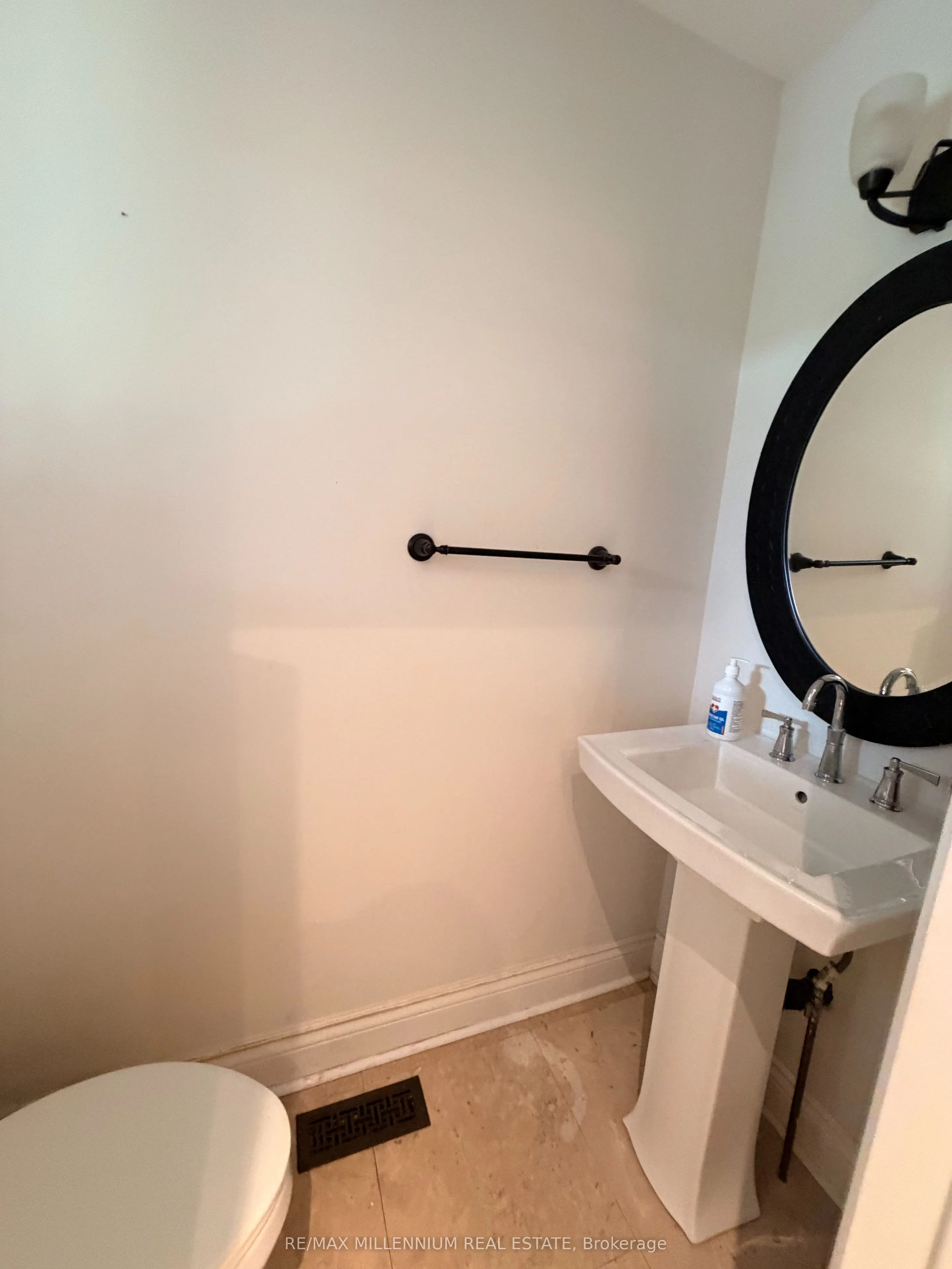 3501 Kingbird Court