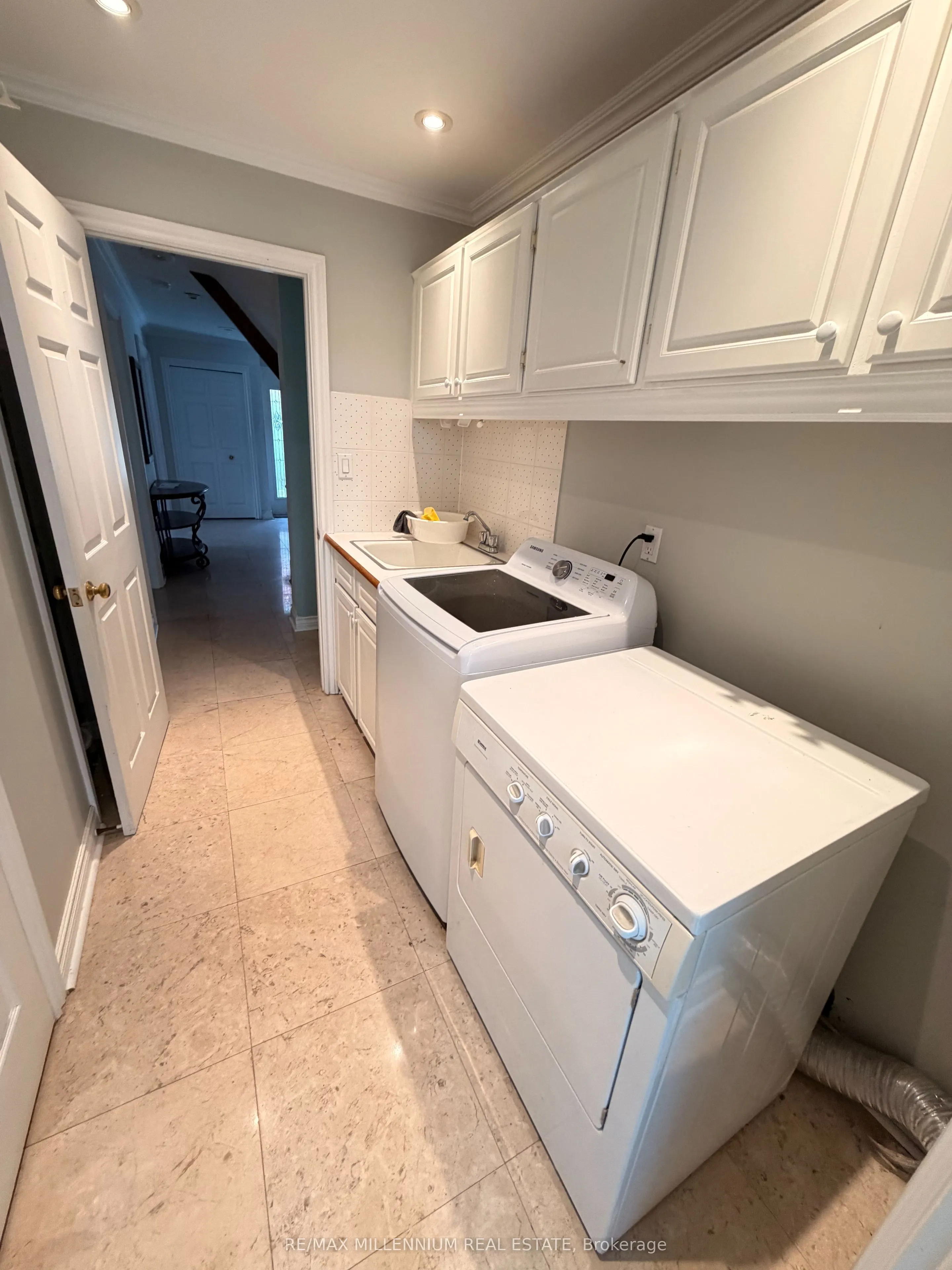 3501 Kingbird Court