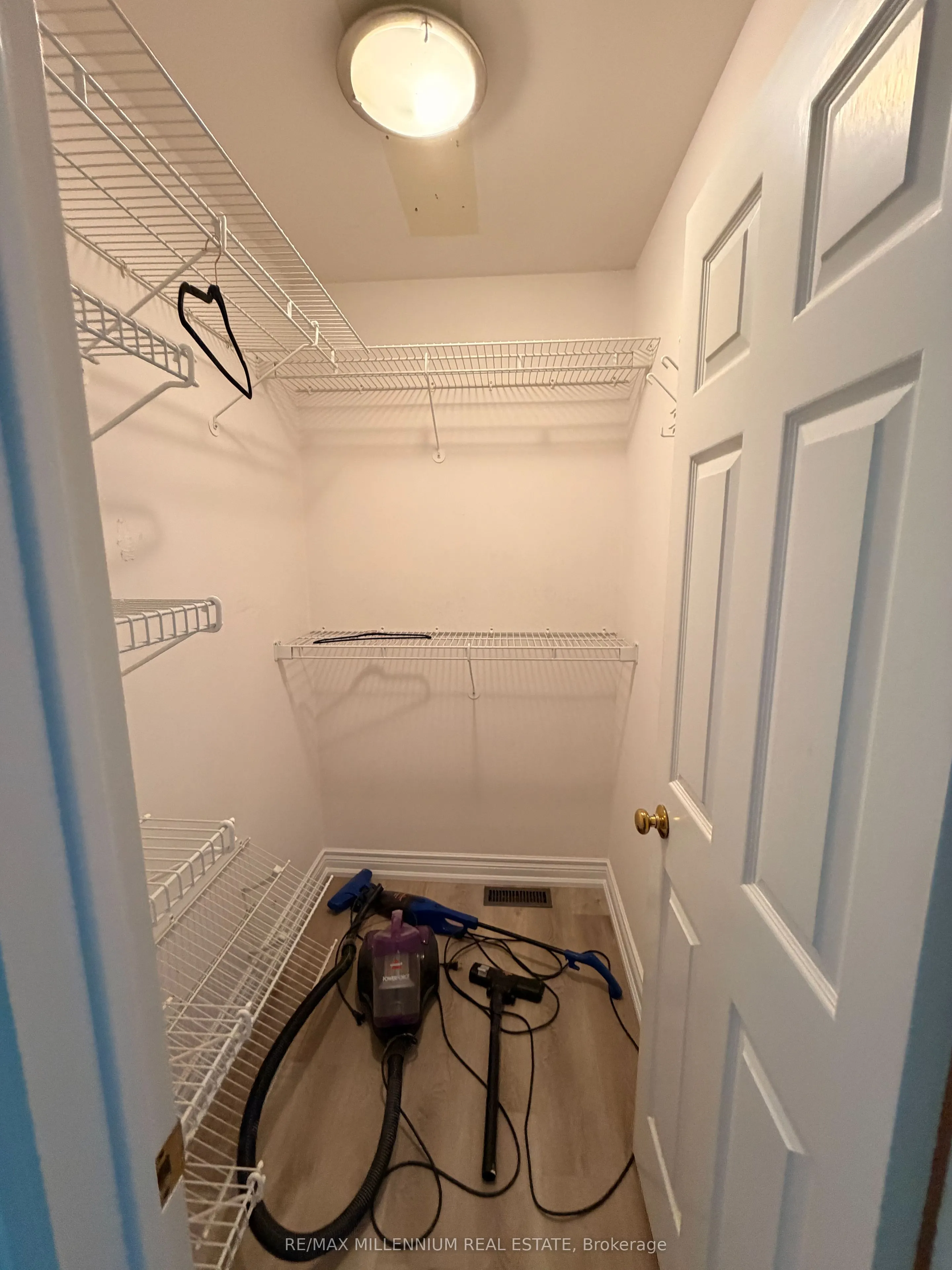 3501 Kingbird Court