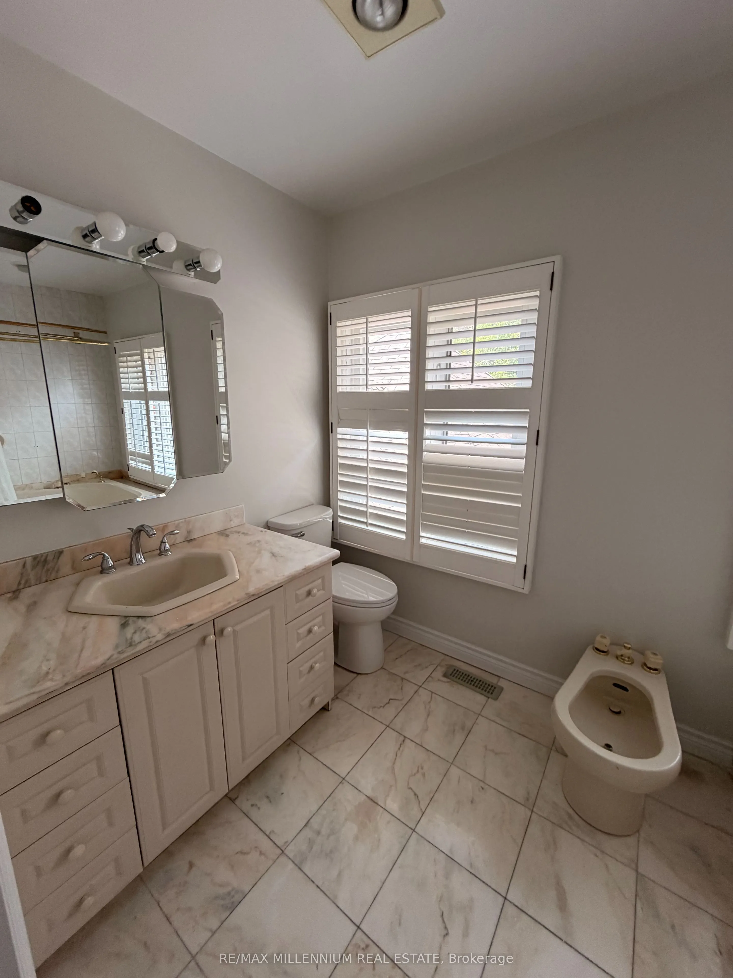 3501 Kingbird Court