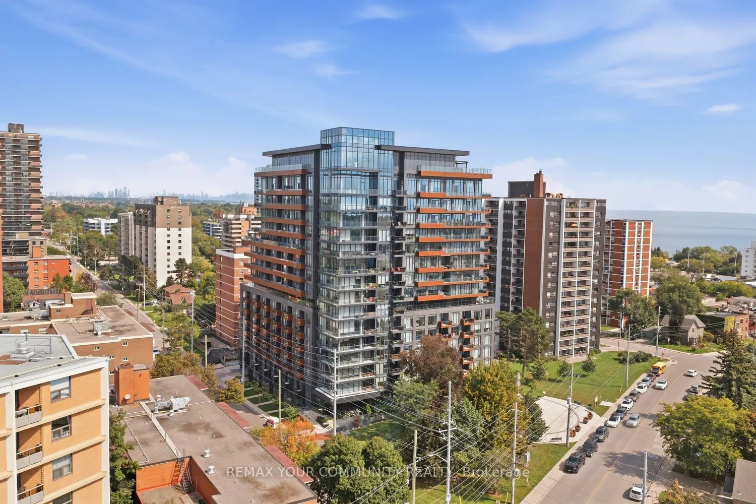 21 Park Street E #906