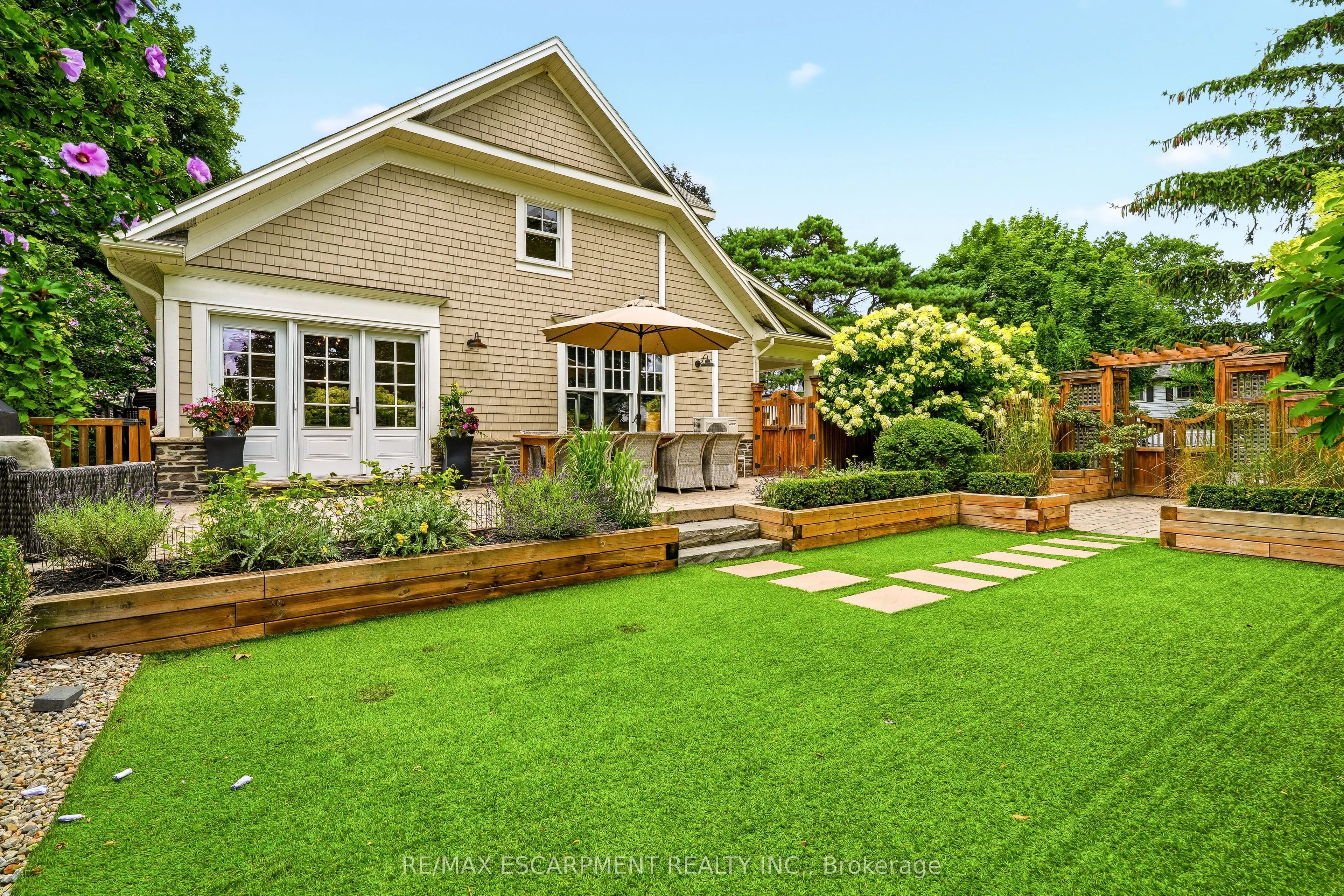 330 Camelot Court