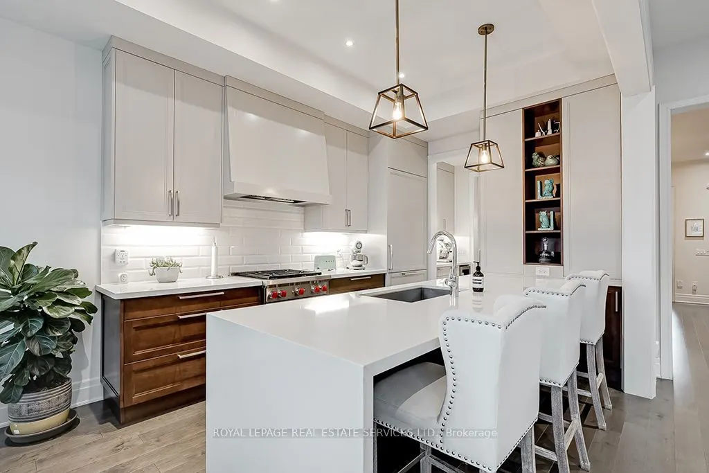 210 DORVAL Drive