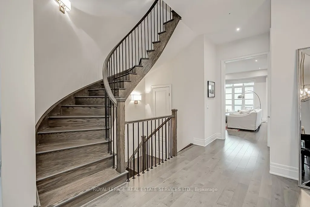 210 DORVAL Drive