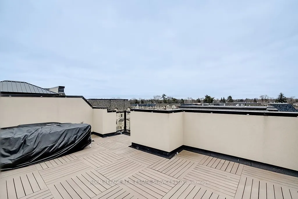 210 DORVAL Drive