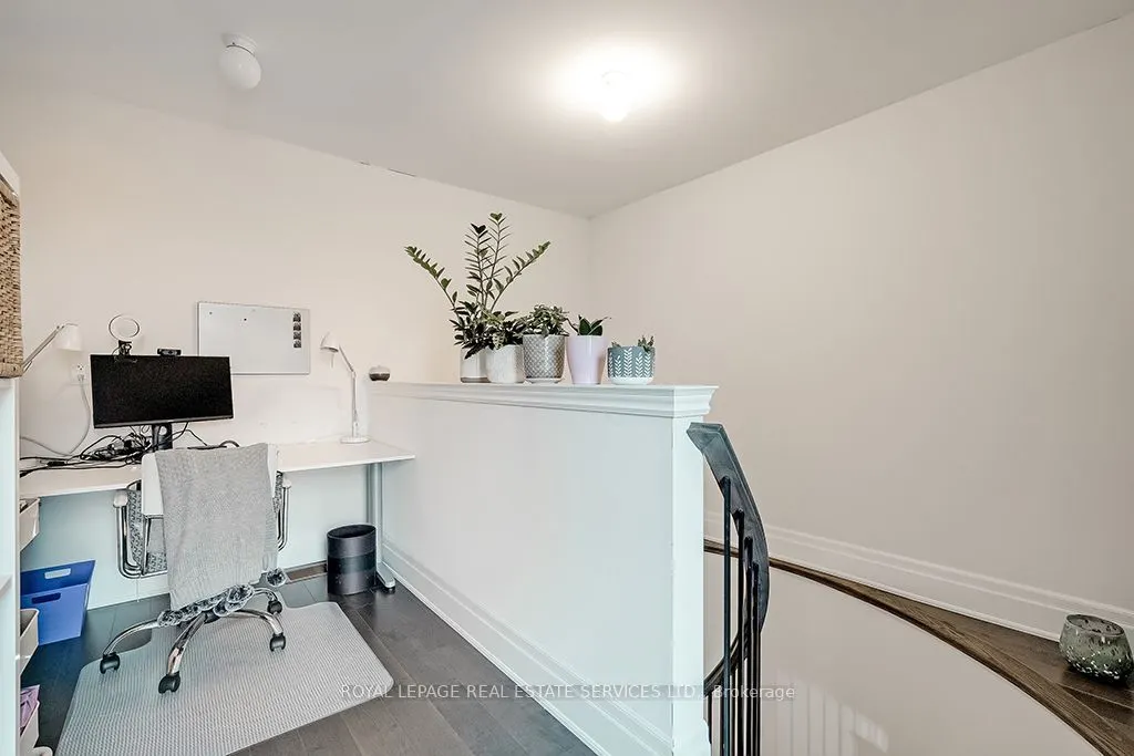 210 DORVAL Drive
