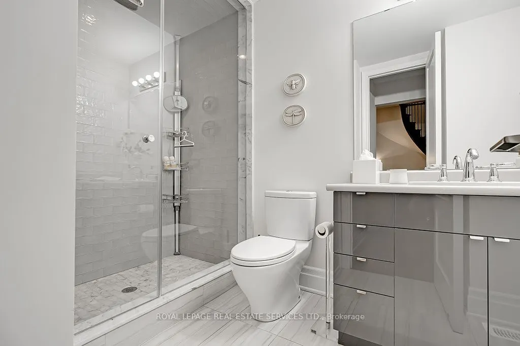 210 DORVAL Drive