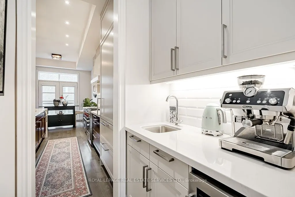 210 DORVAL Drive