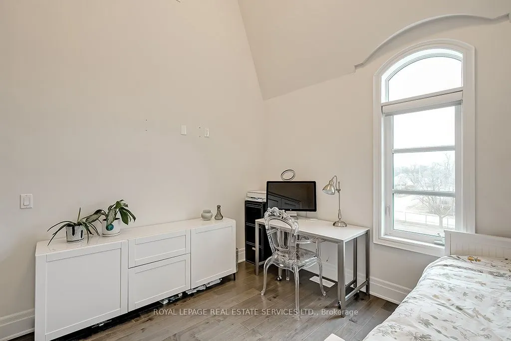 210 DORVAL Drive