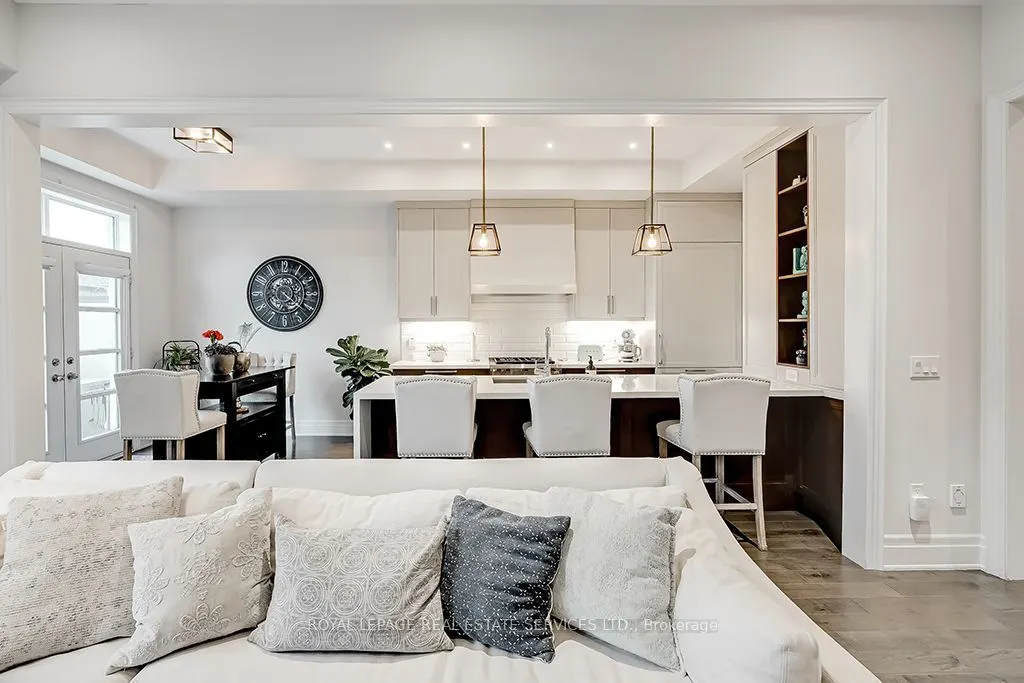 210 DORVAL Drive