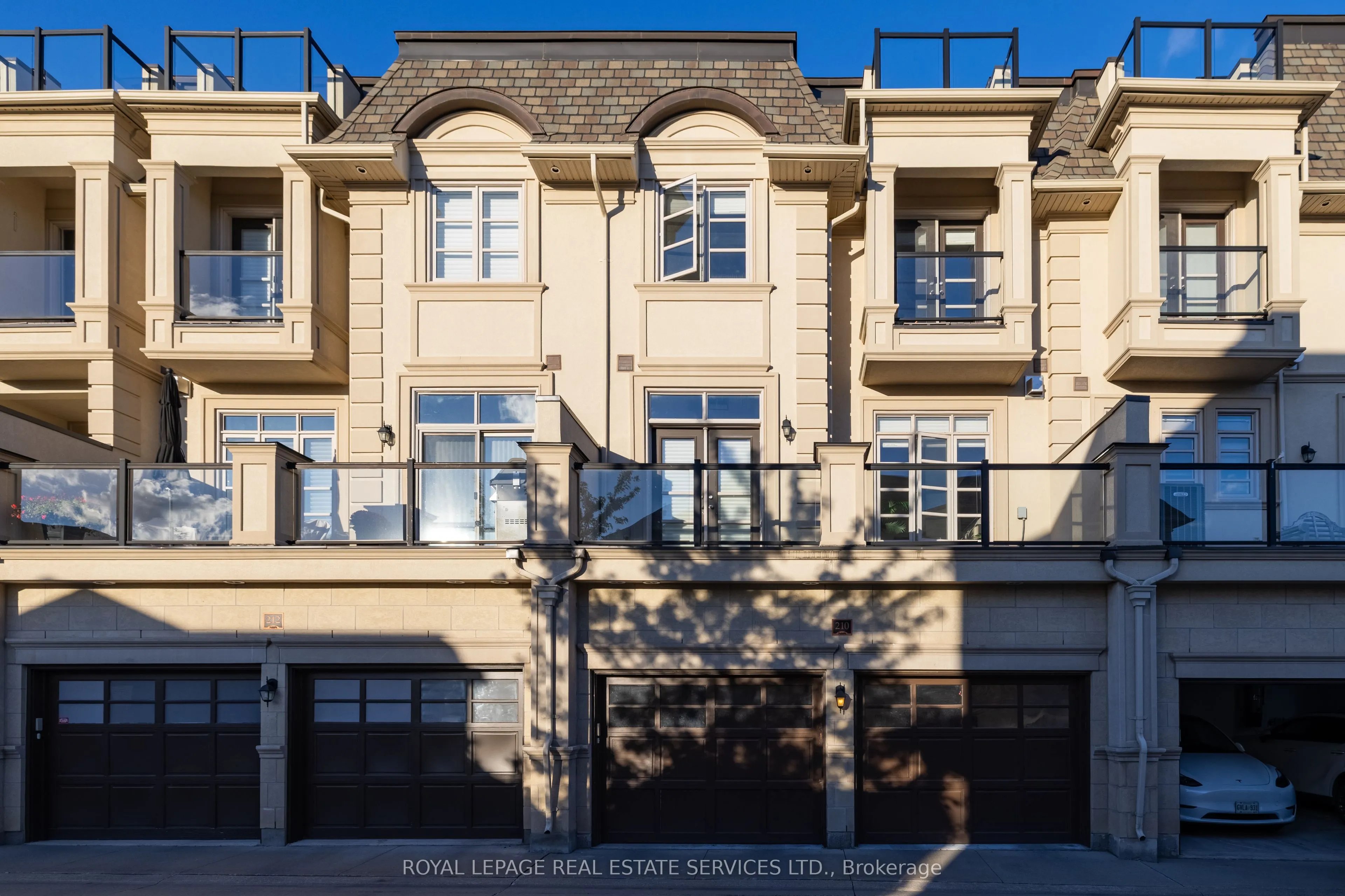 210 DORVAL Drive