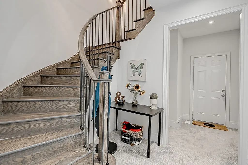 210 DORVAL Drive