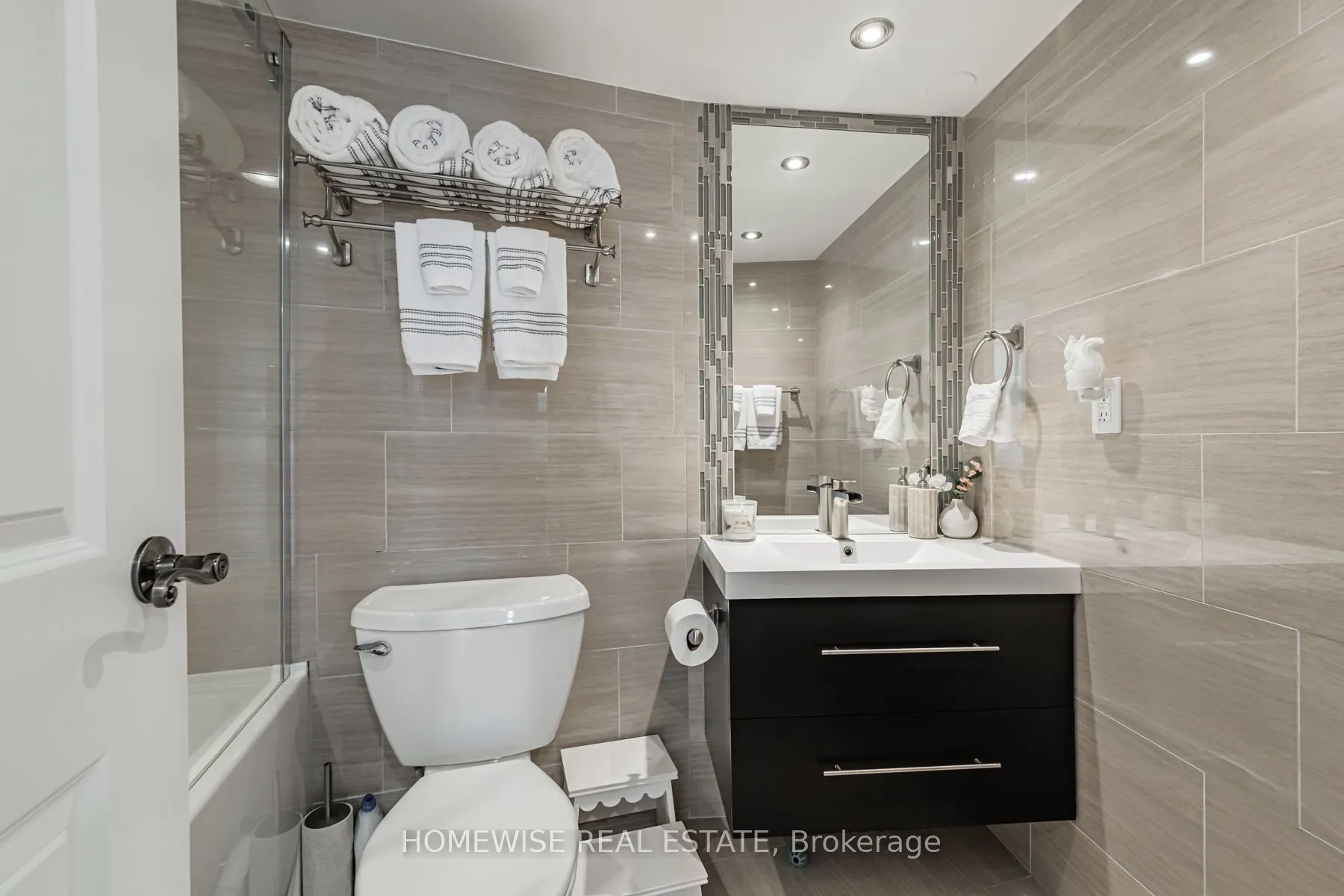 2045 Lake Shore Boulevard W #1407