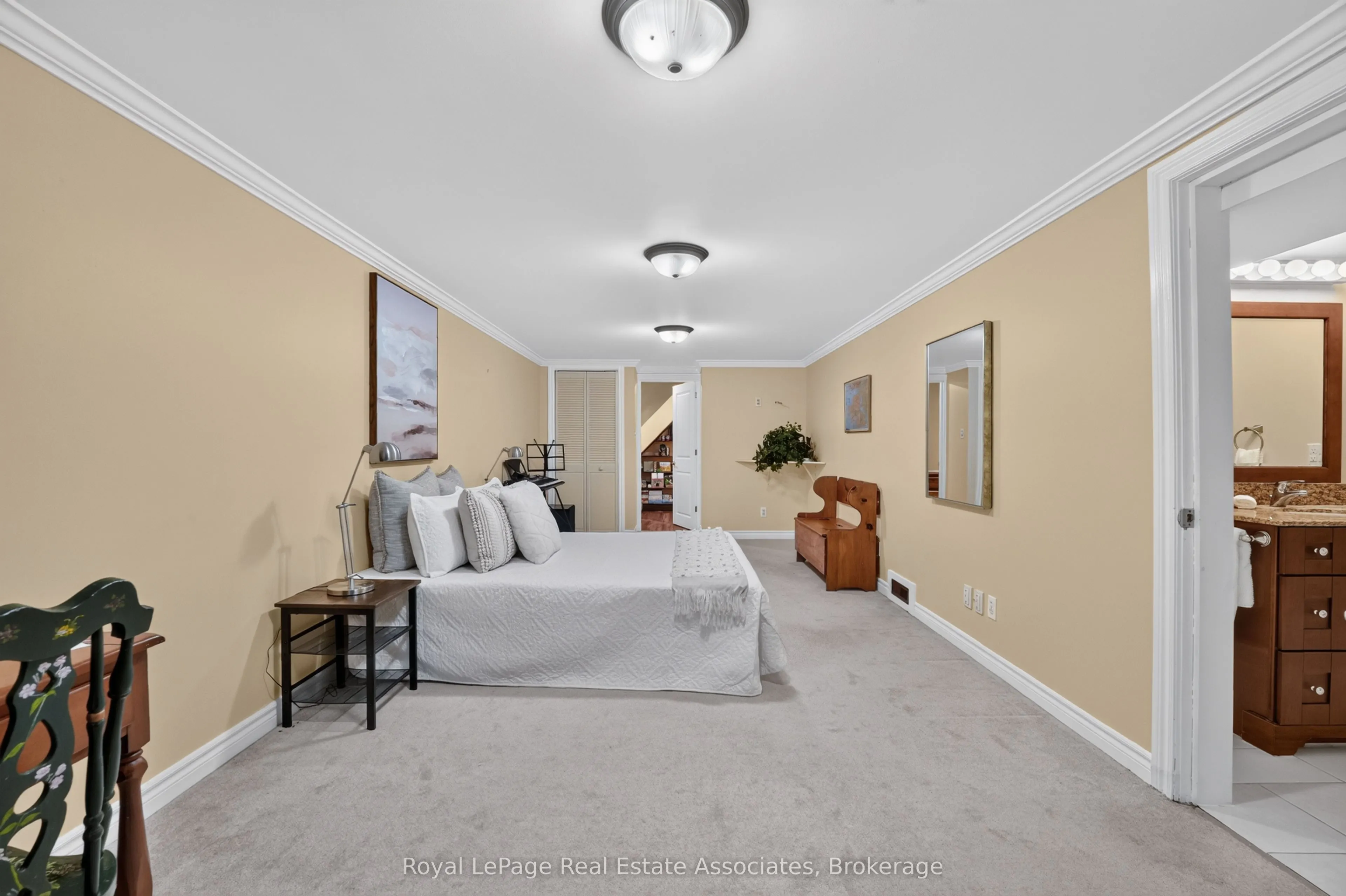 13086 Winston Churchill Boulevard