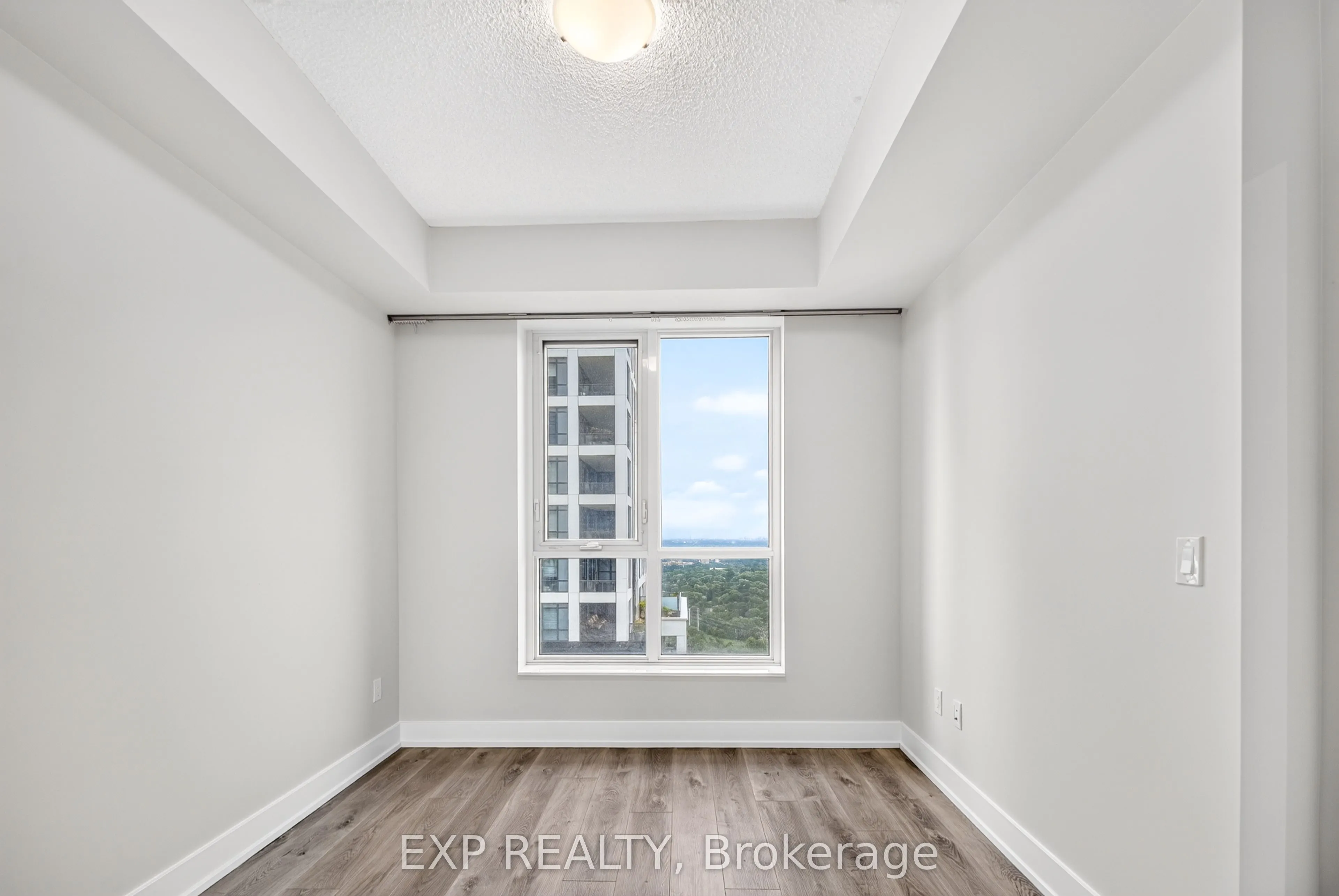 7 Mabelle Avenue #3807