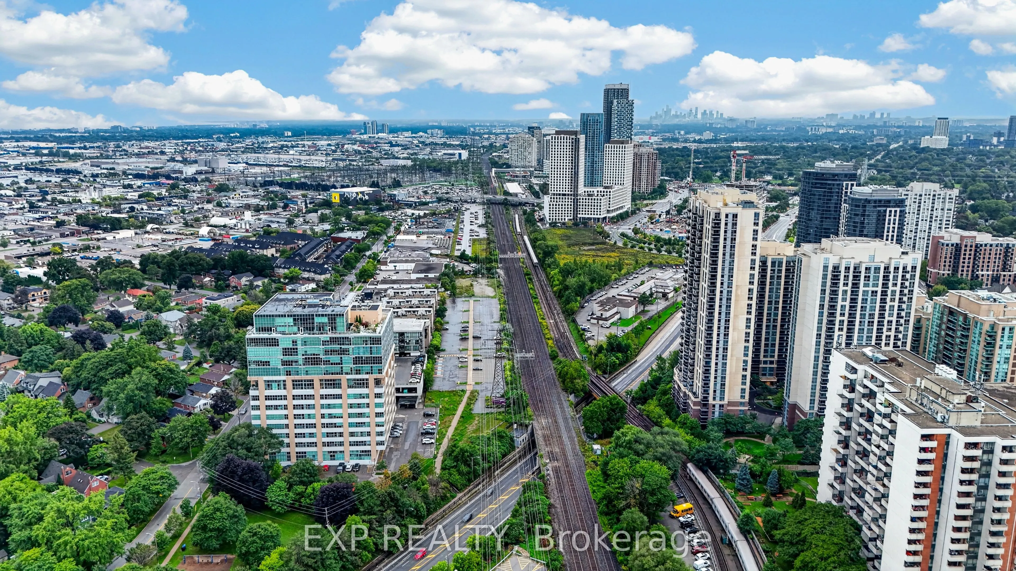 7 Mabelle Avenue #3807