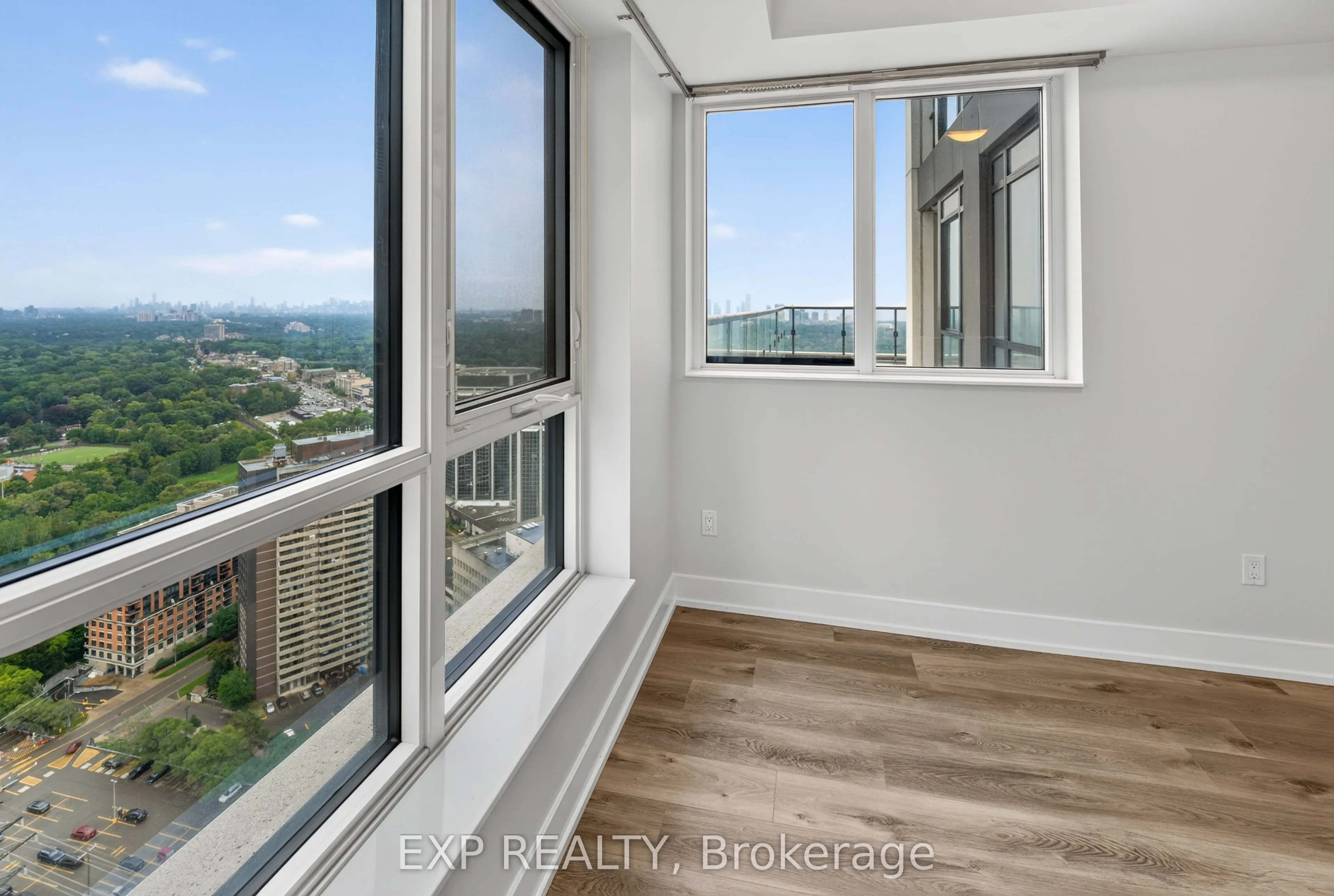 7 Mabelle Avenue #3807