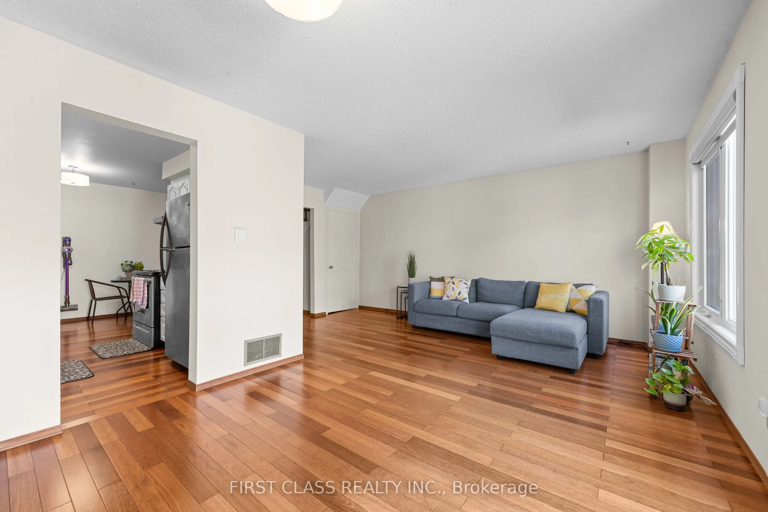 4213 Beacon Lane