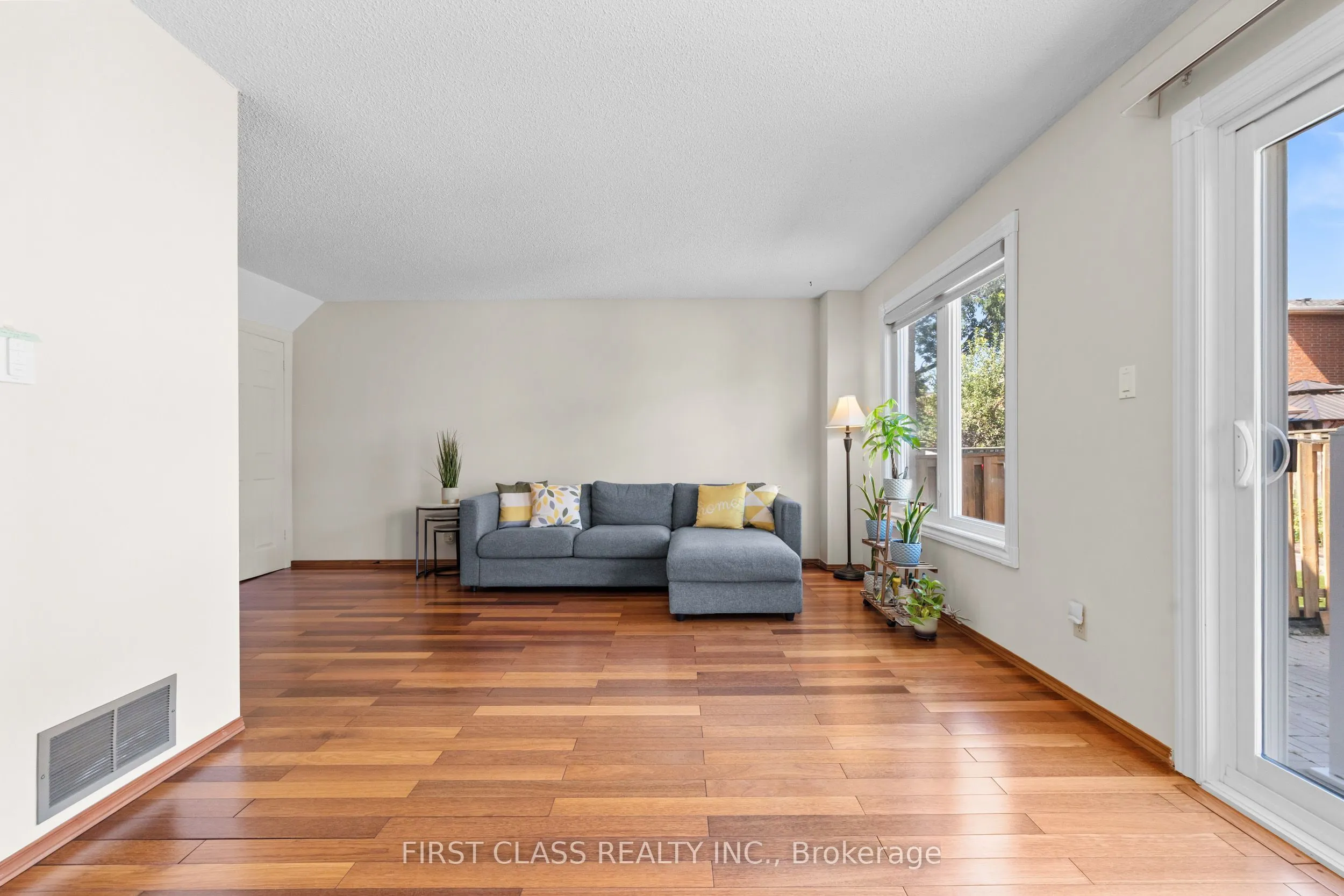 4213 Beacon Lane