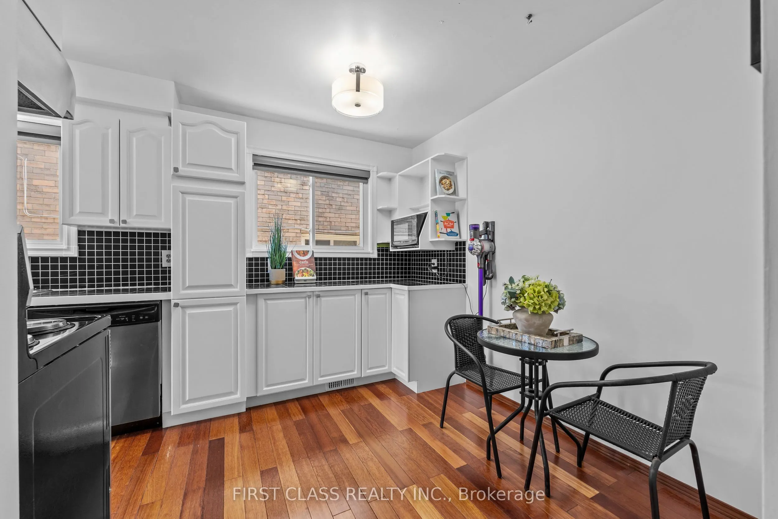 4213 Beacon Lane