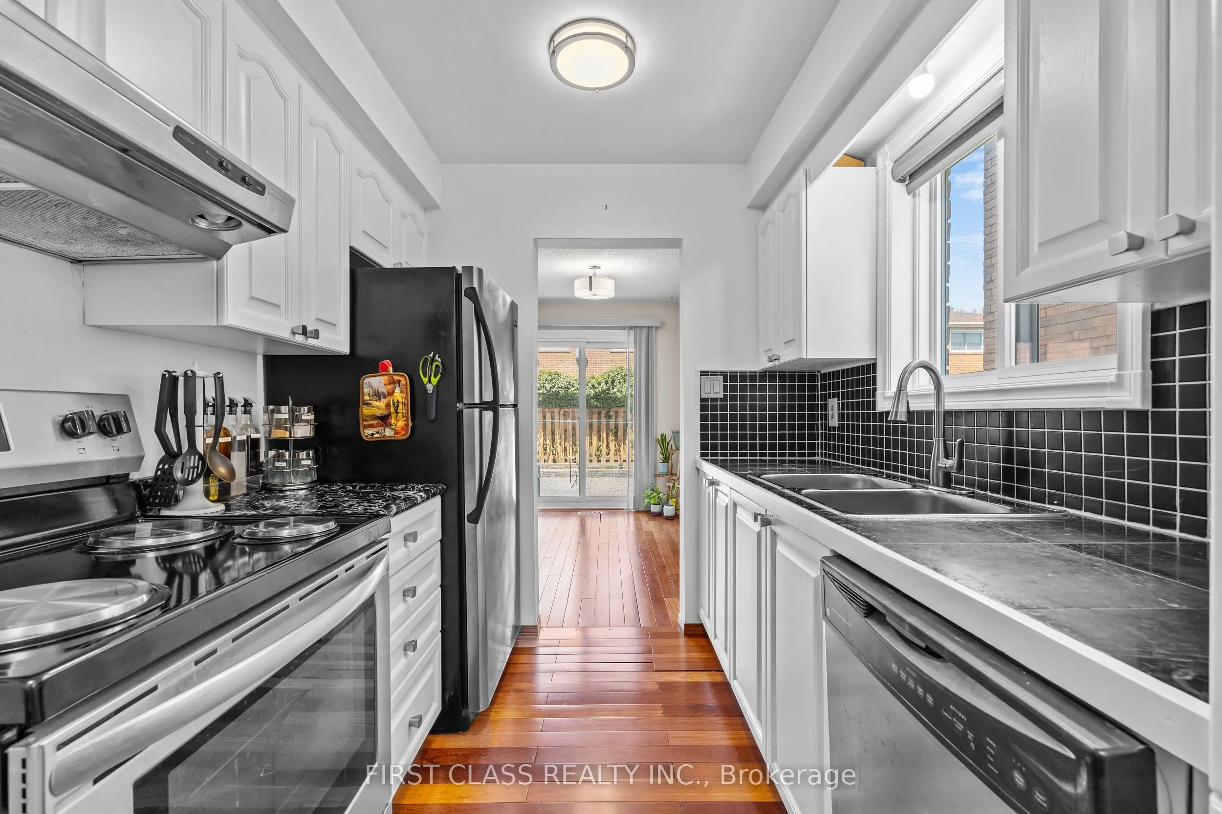 4213 Beacon Lane