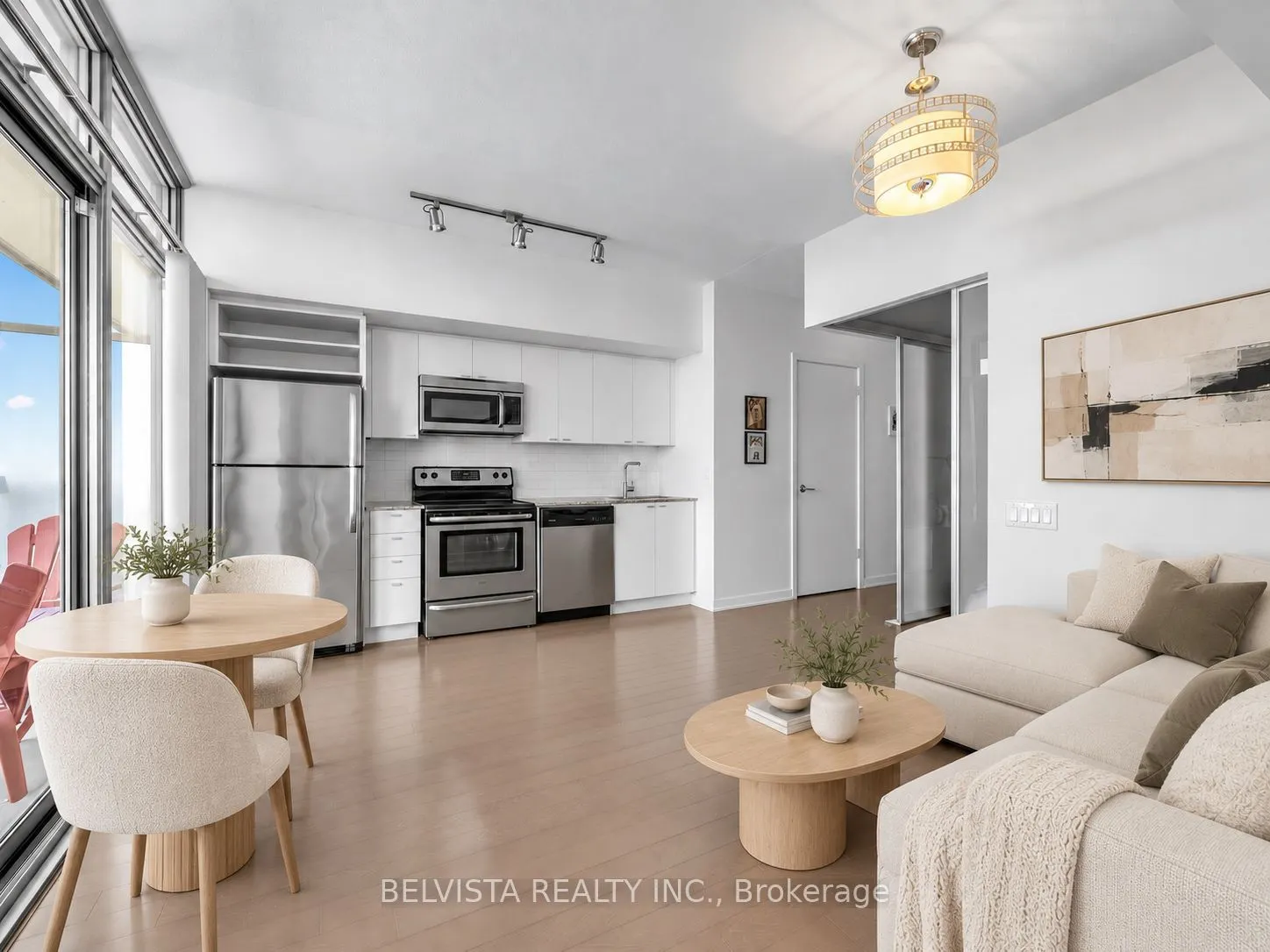 105 The Queensway Avenue #805