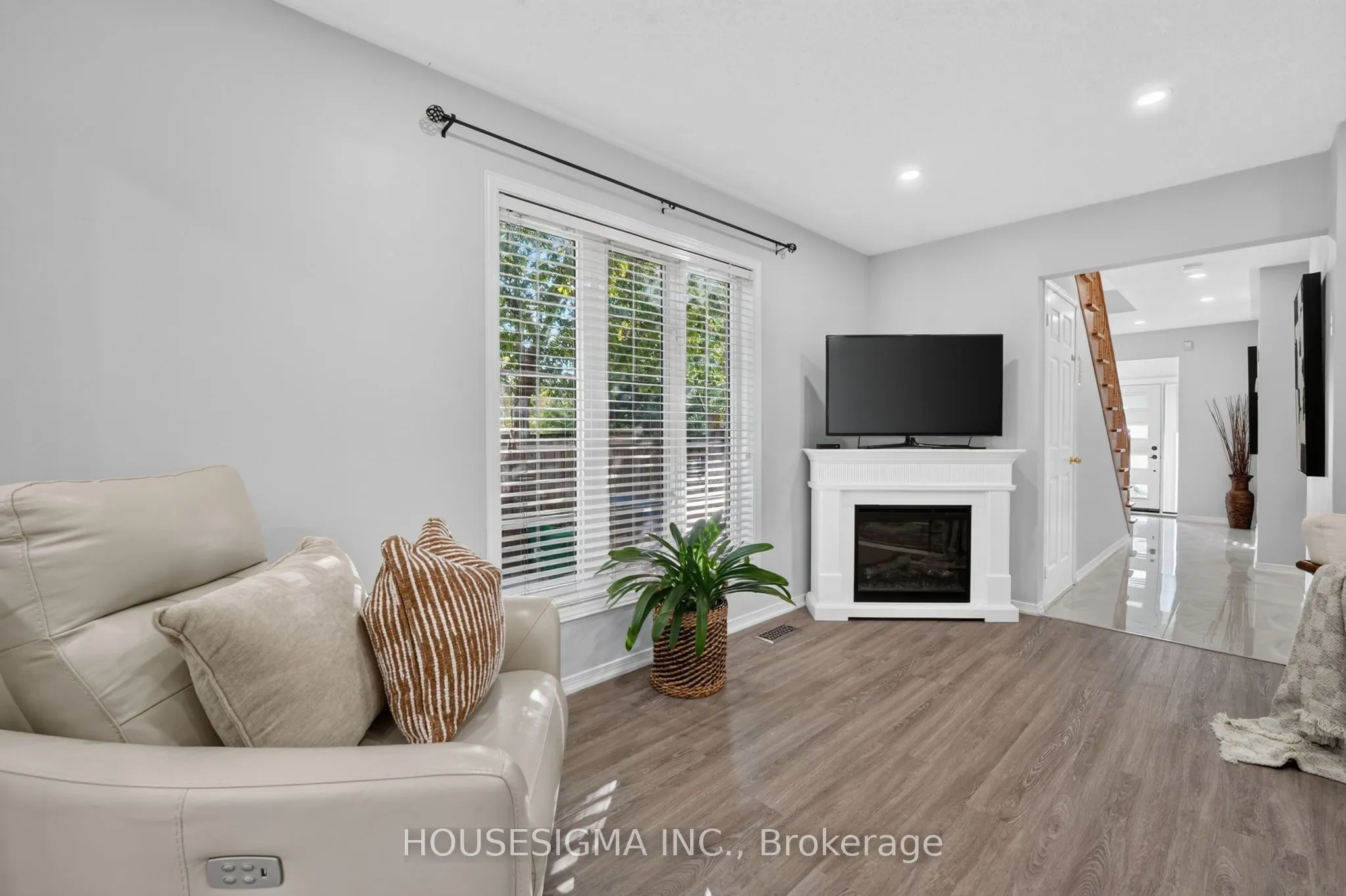 5261 Palmetto Place