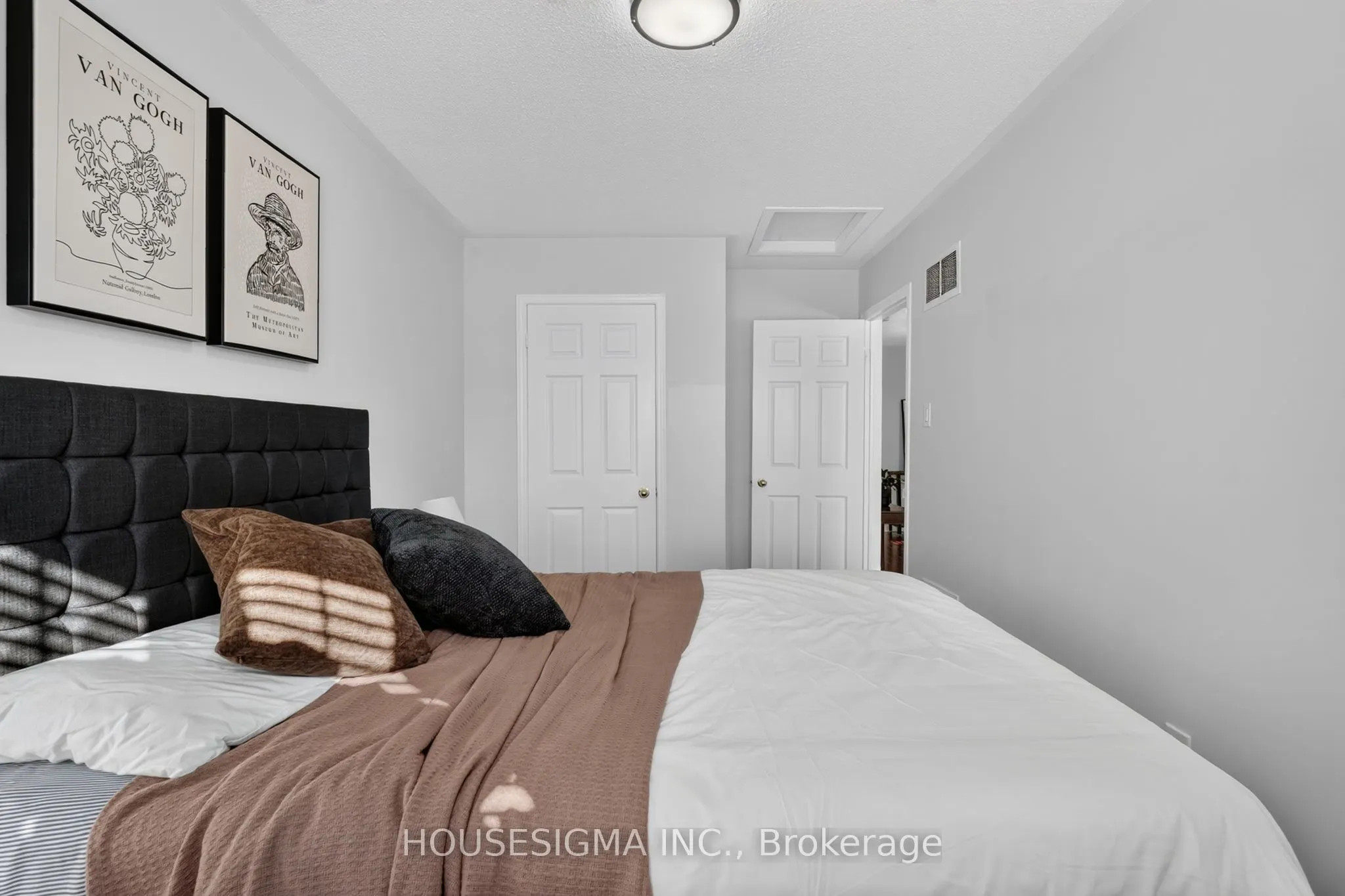 5261 Palmetto Place