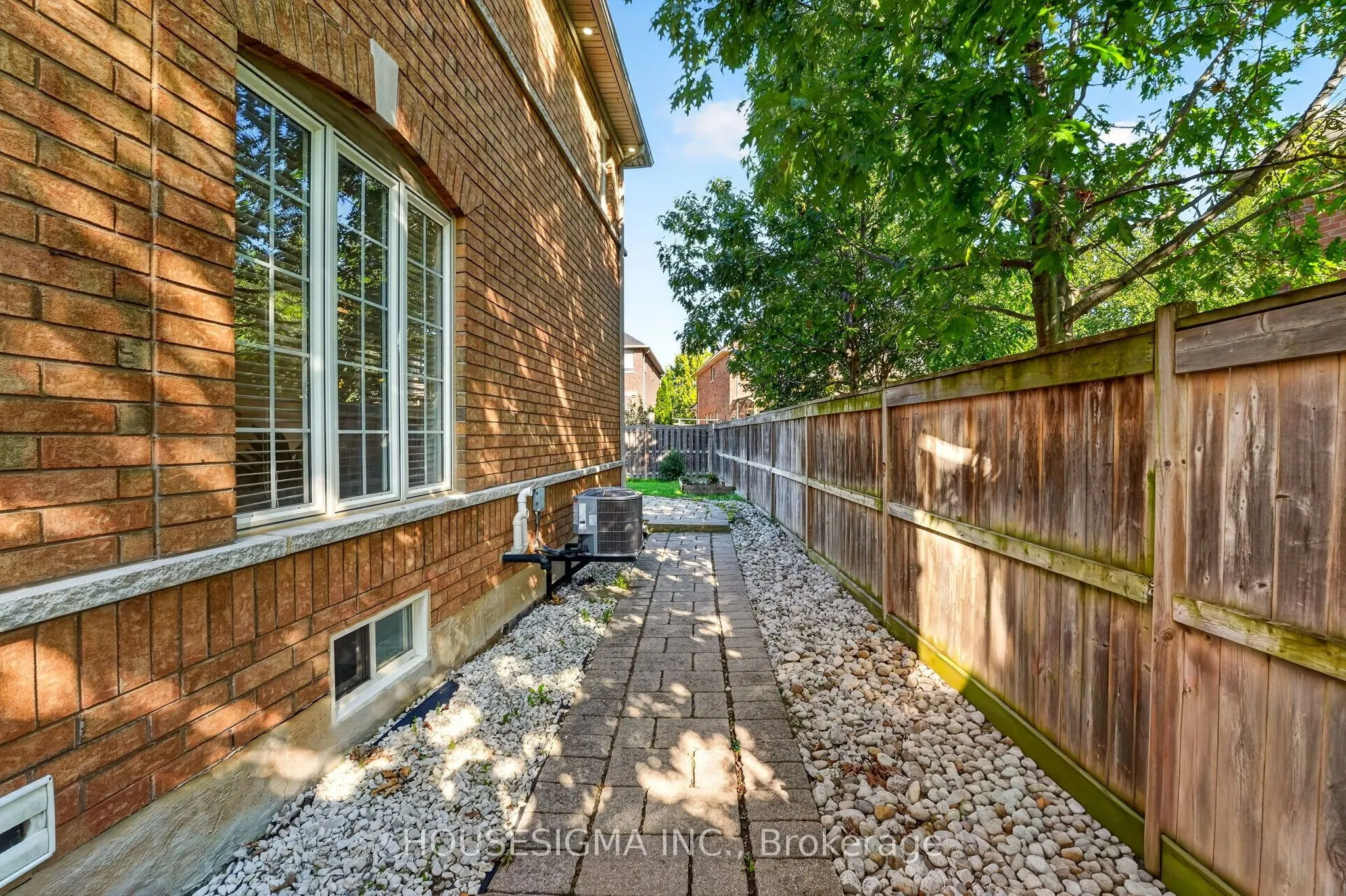 5261 Palmetto Place
