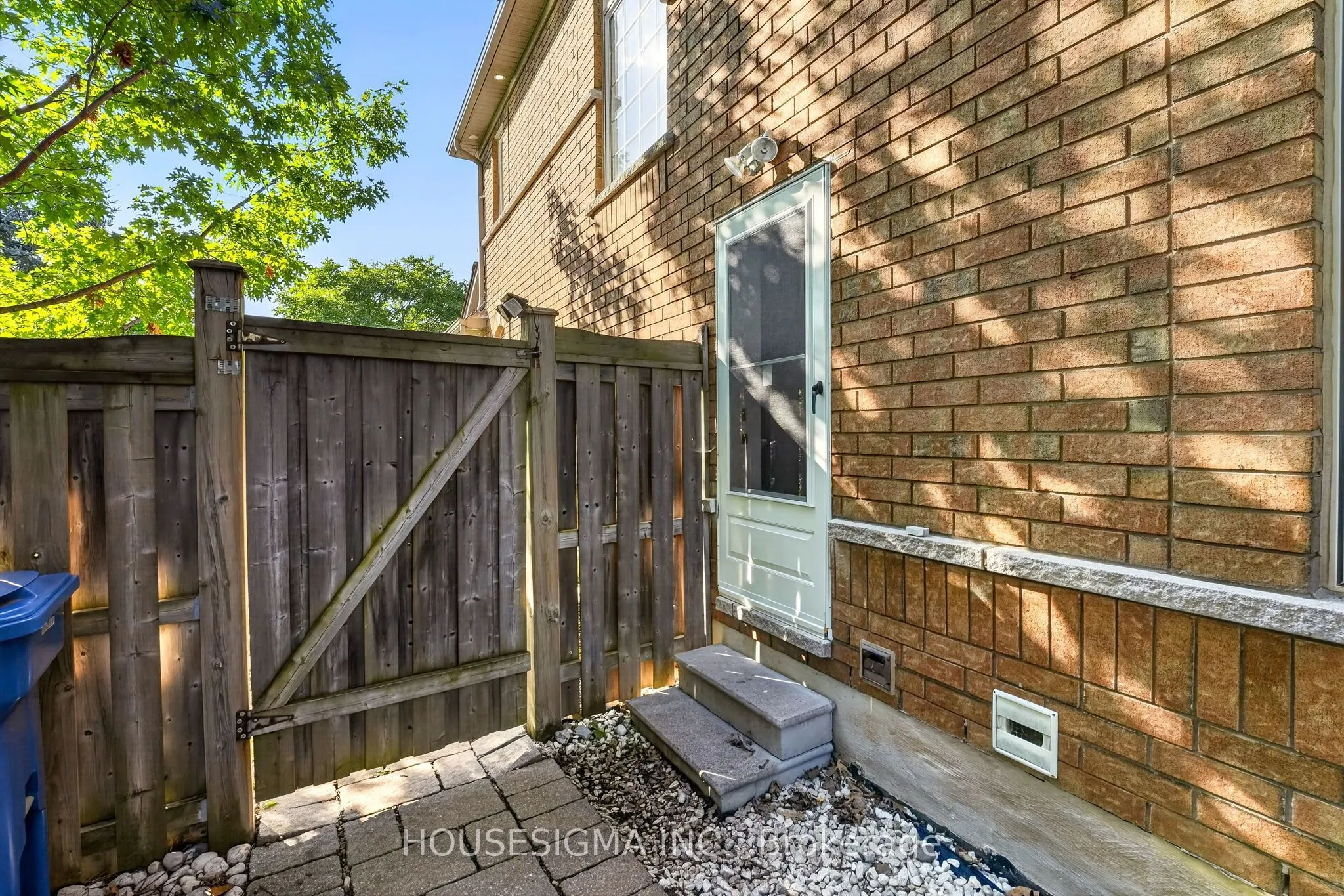 5261 Palmetto Place