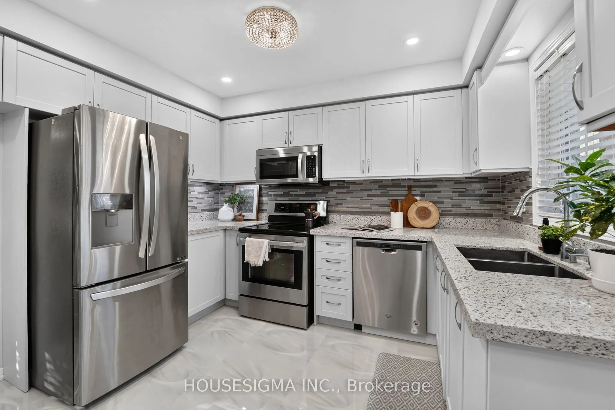 5261 Palmetto Place