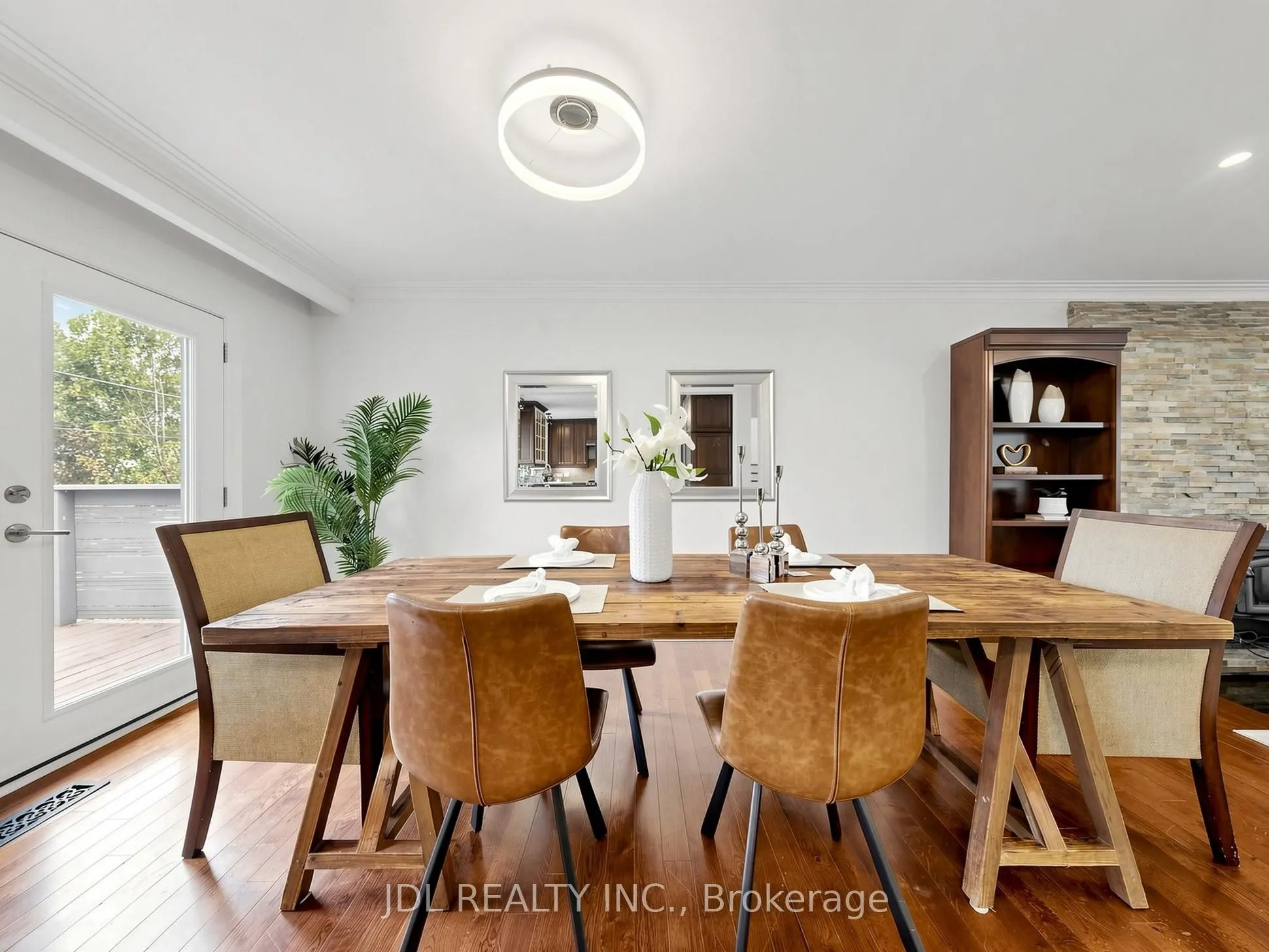 32 Ashmount Crescent