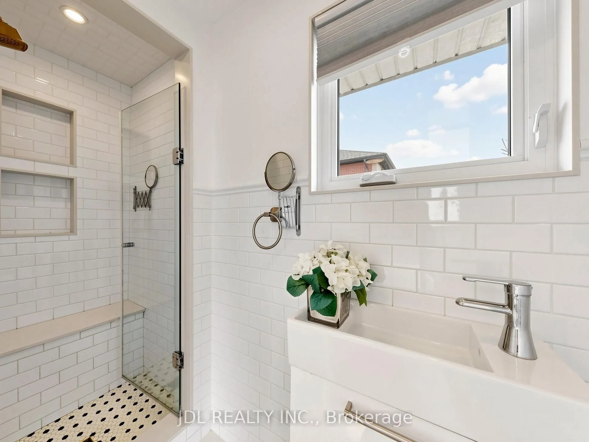 32 Ashmount Crescent