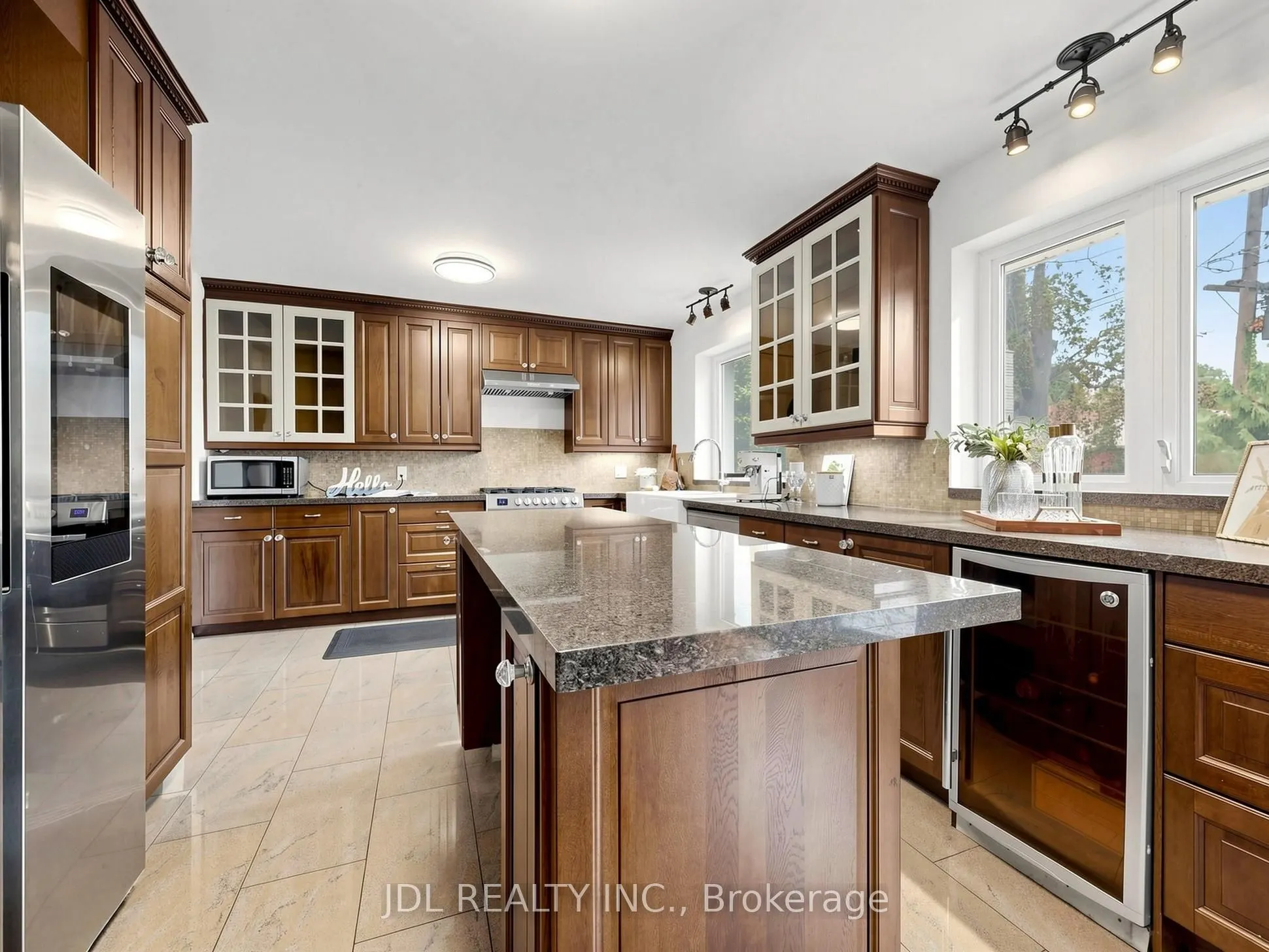 32 Ashmount Crescent