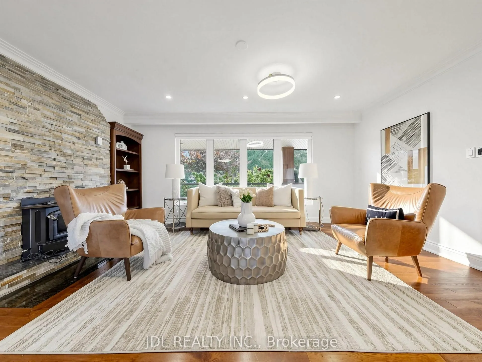 32 Ashmount Crescent