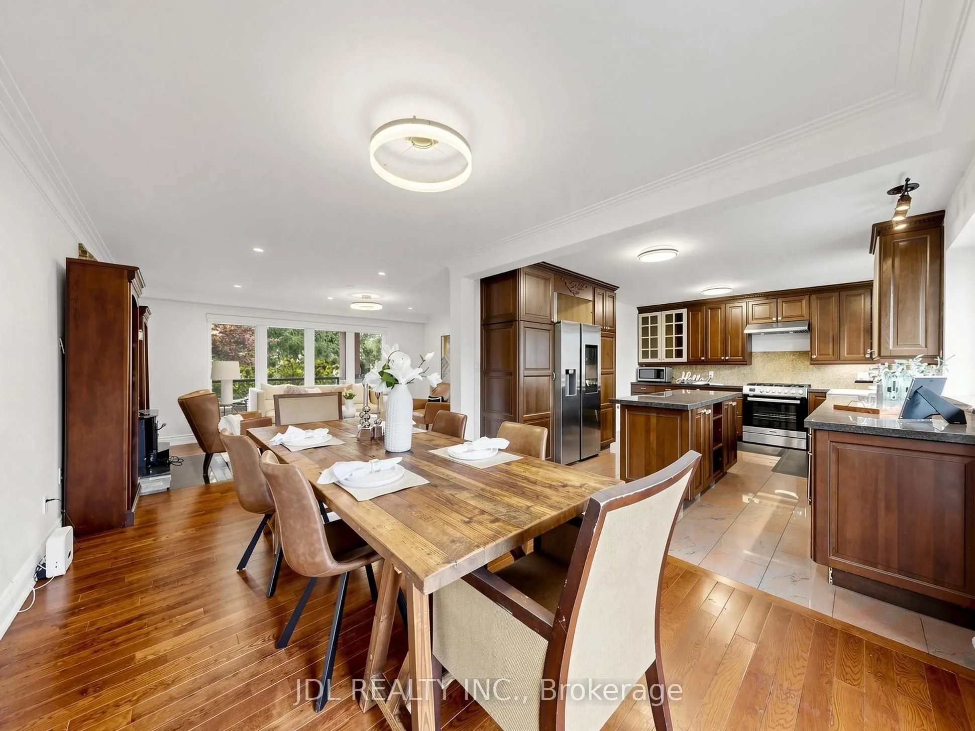 32 Ashmount Crescent