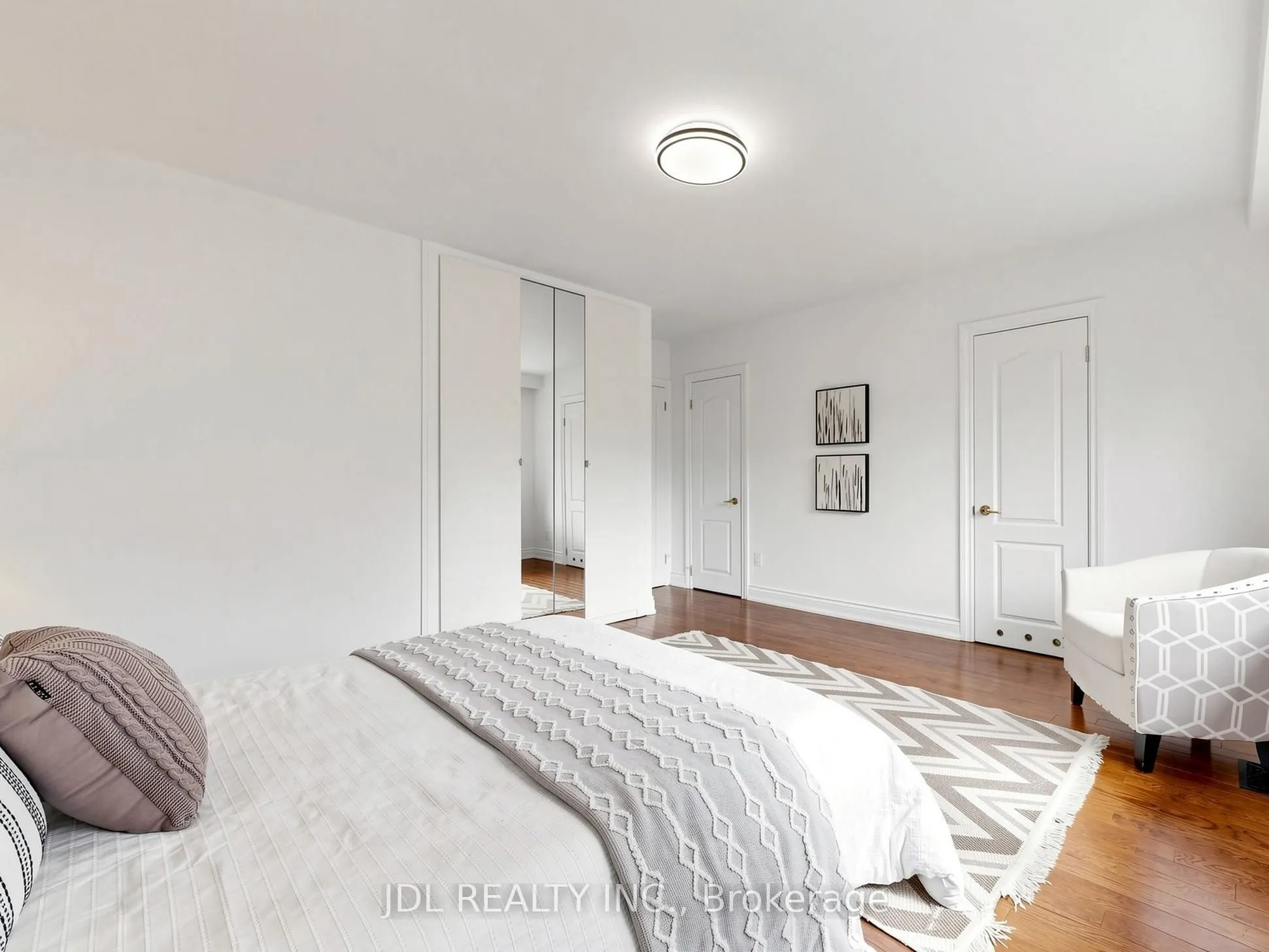 32 Ashmount Crescent