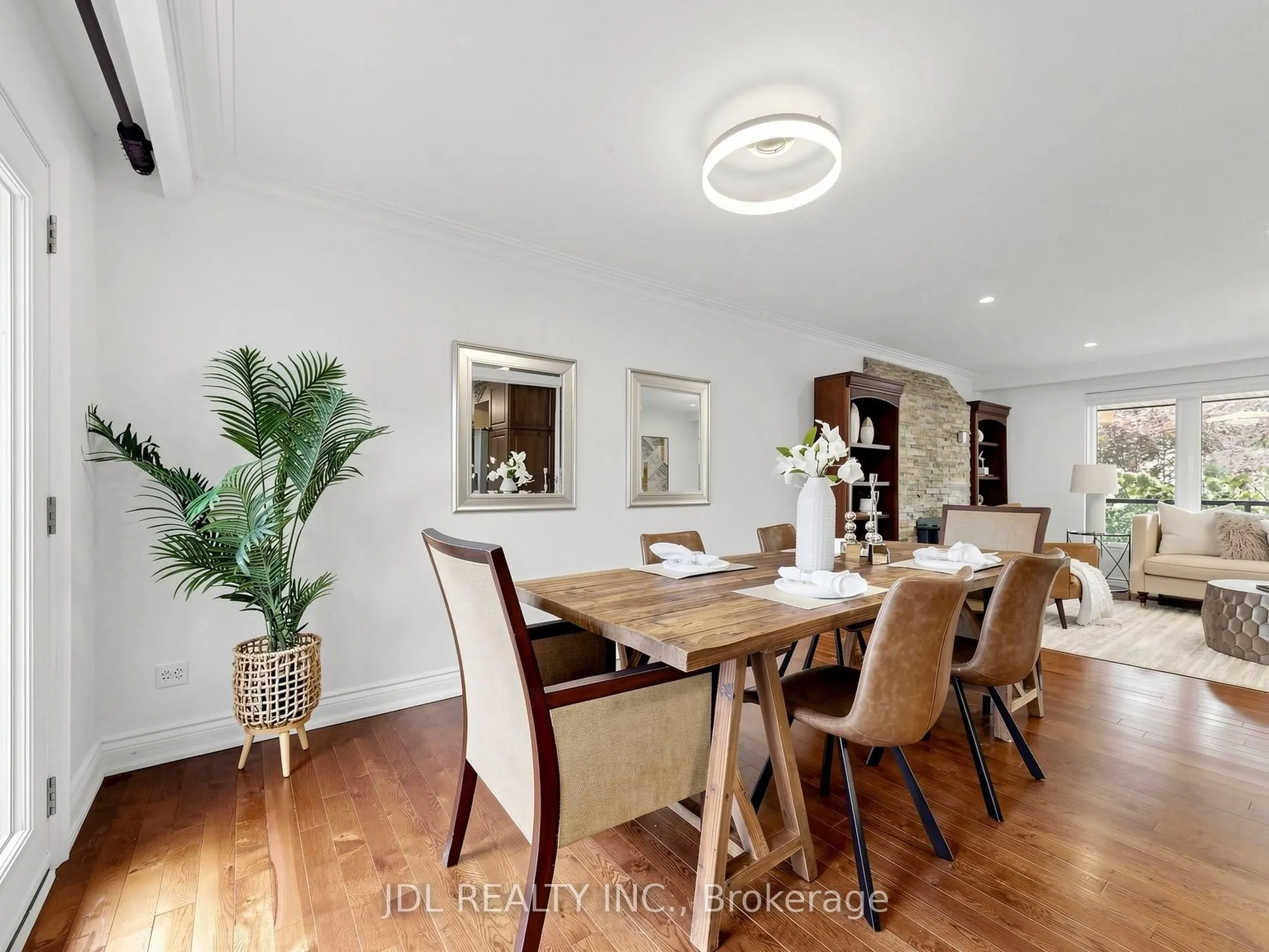 32 Ashmount Crescent