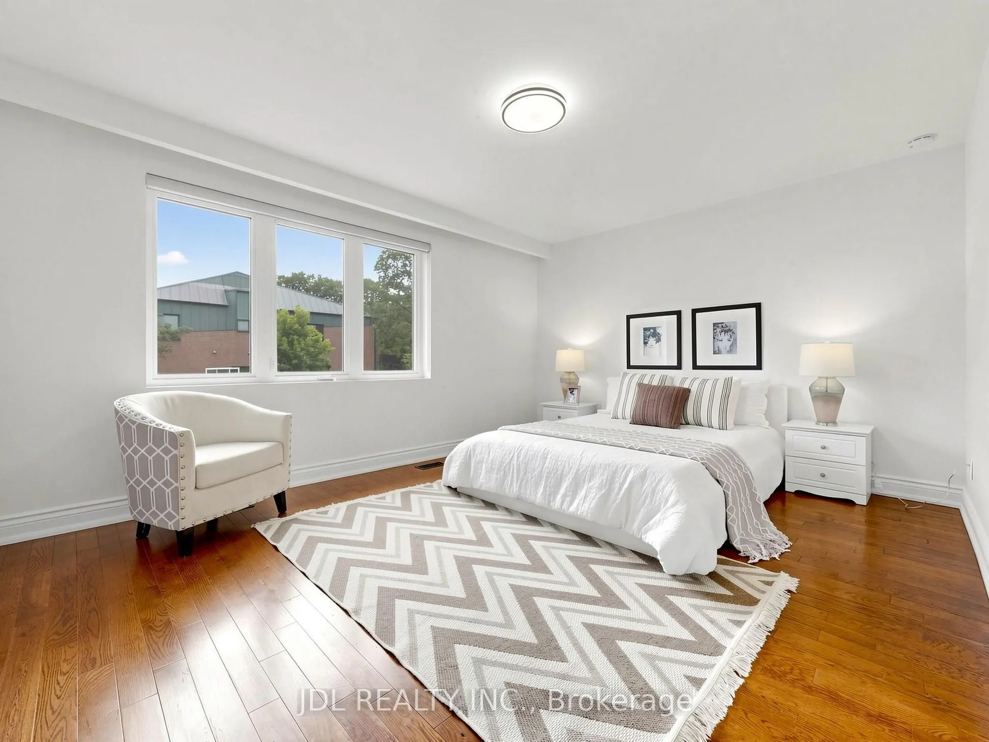 32 Ashmount Crescent