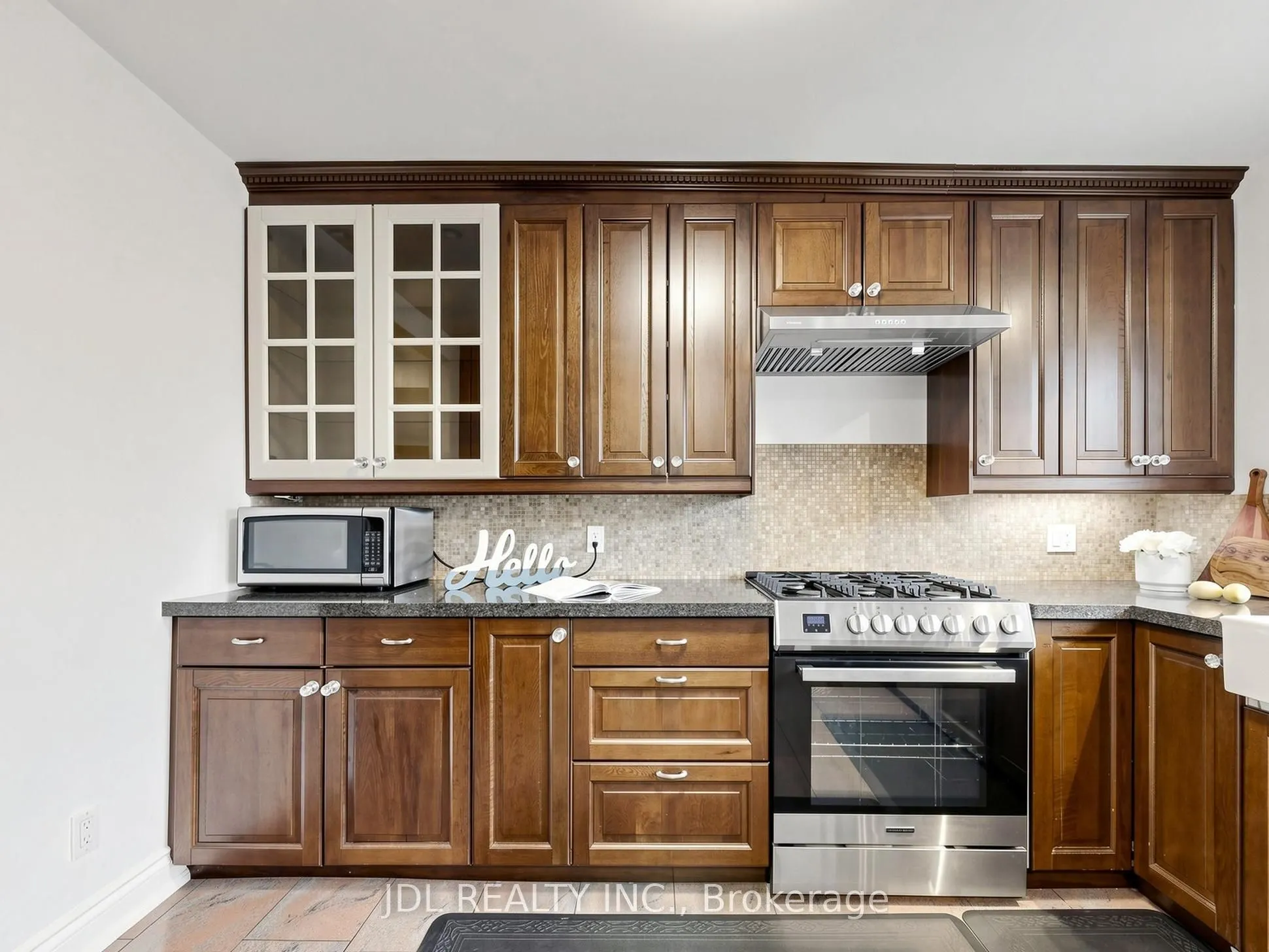 32 Ashmount Crescent
