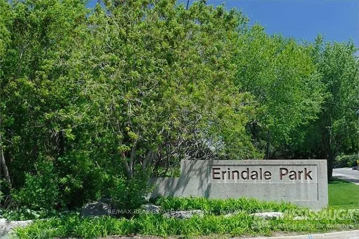 814 Eaglemount Crescent
