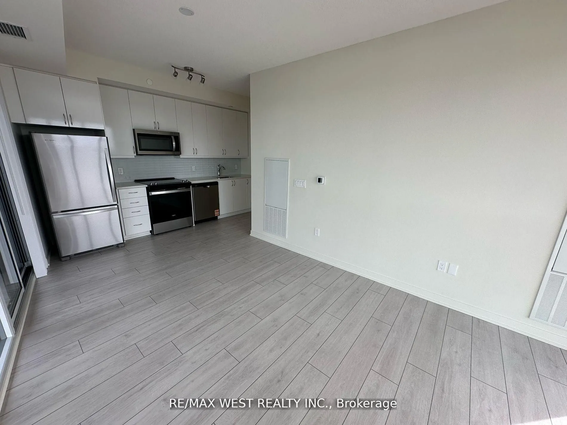 38 Annie Craig Drive #2511