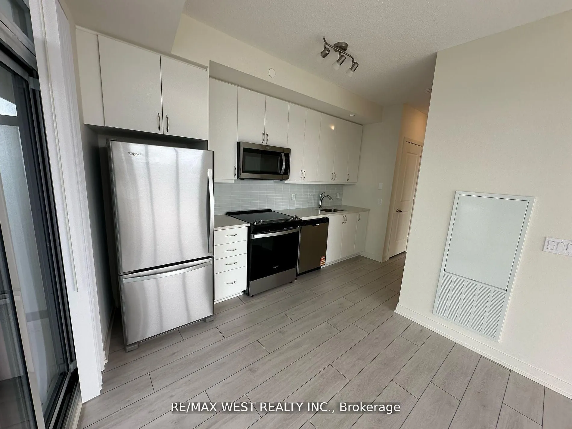 38 Annie Craig Drive #2511