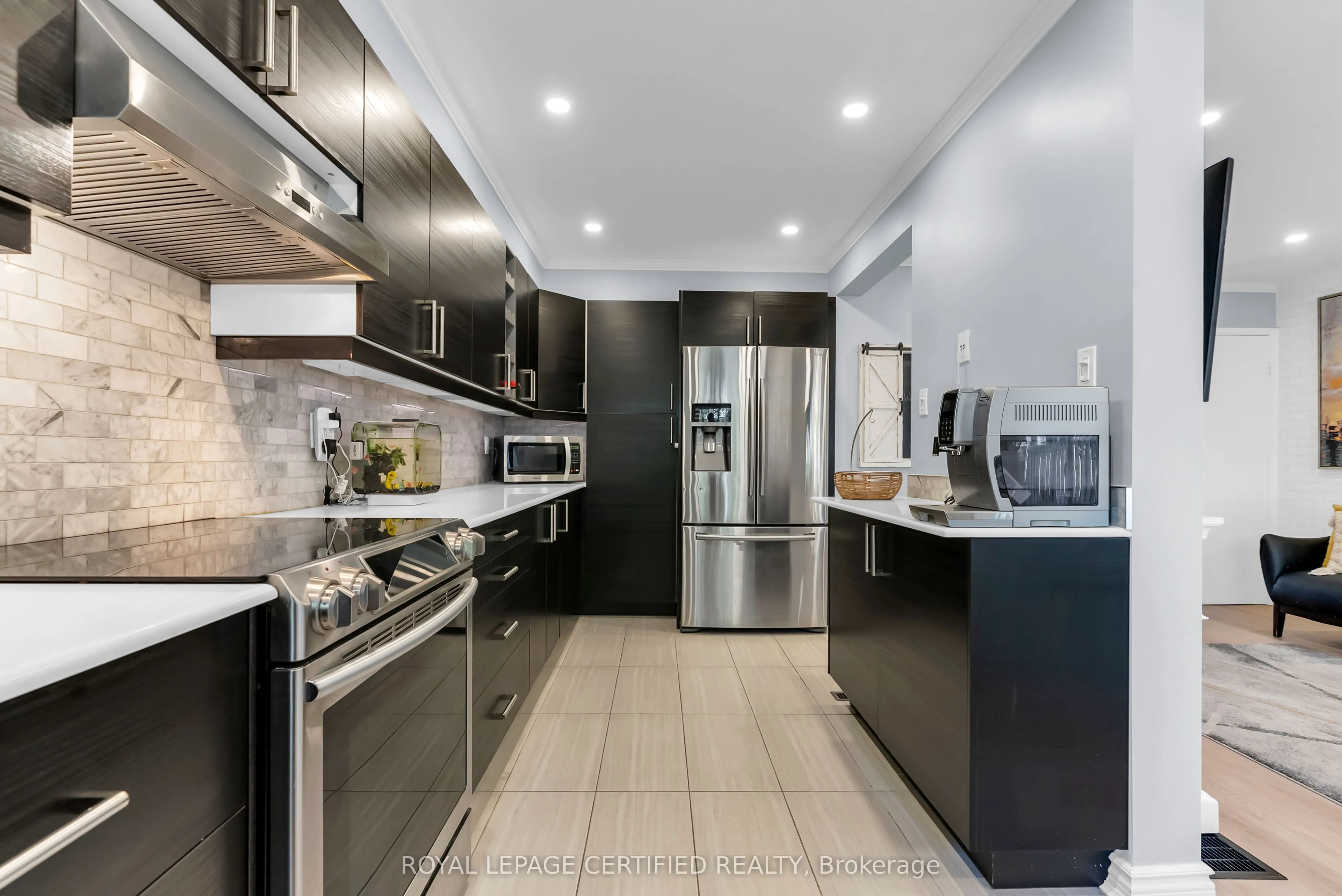 1532 Lancaster Drive #38