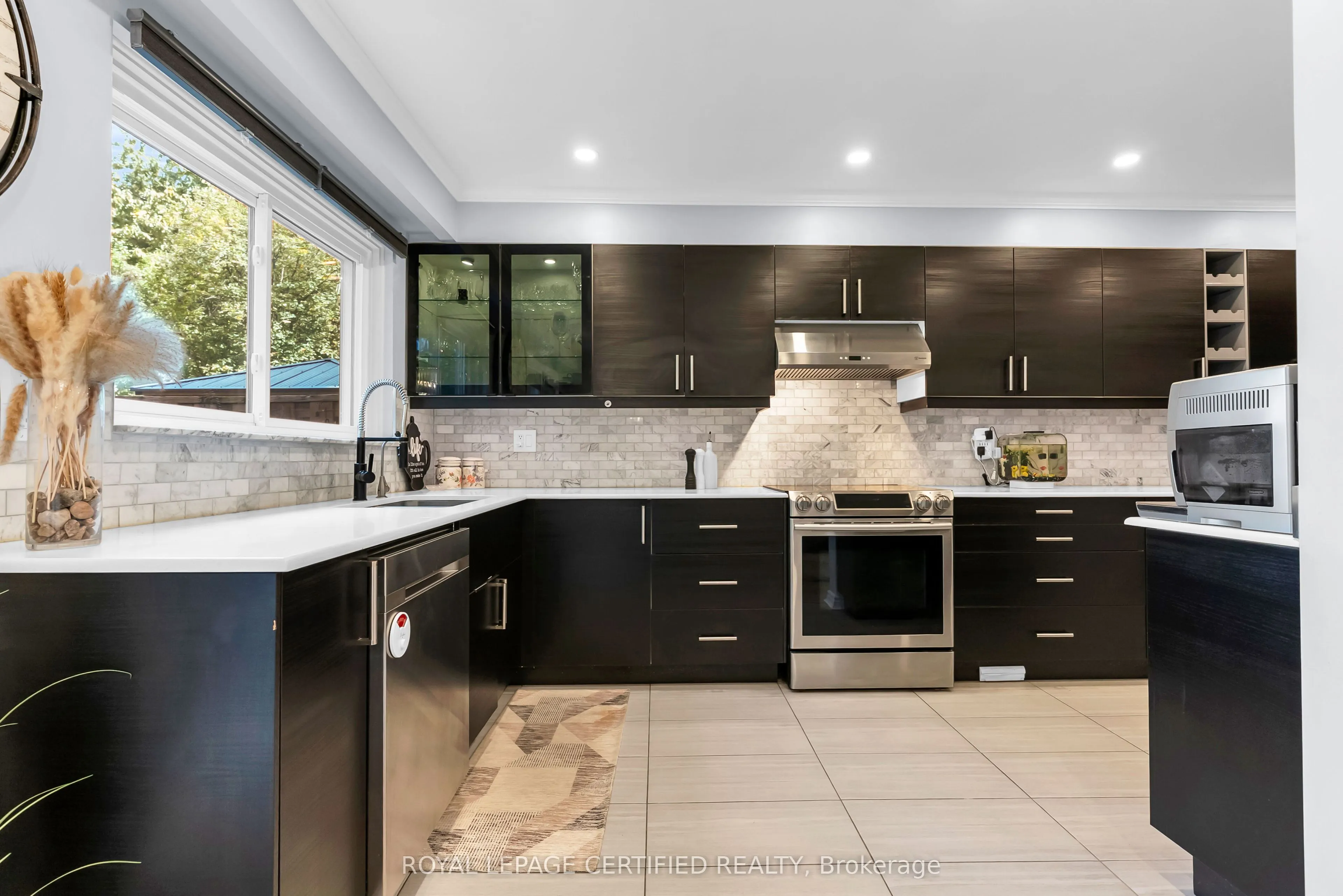 1532 Lancaster Drive #38