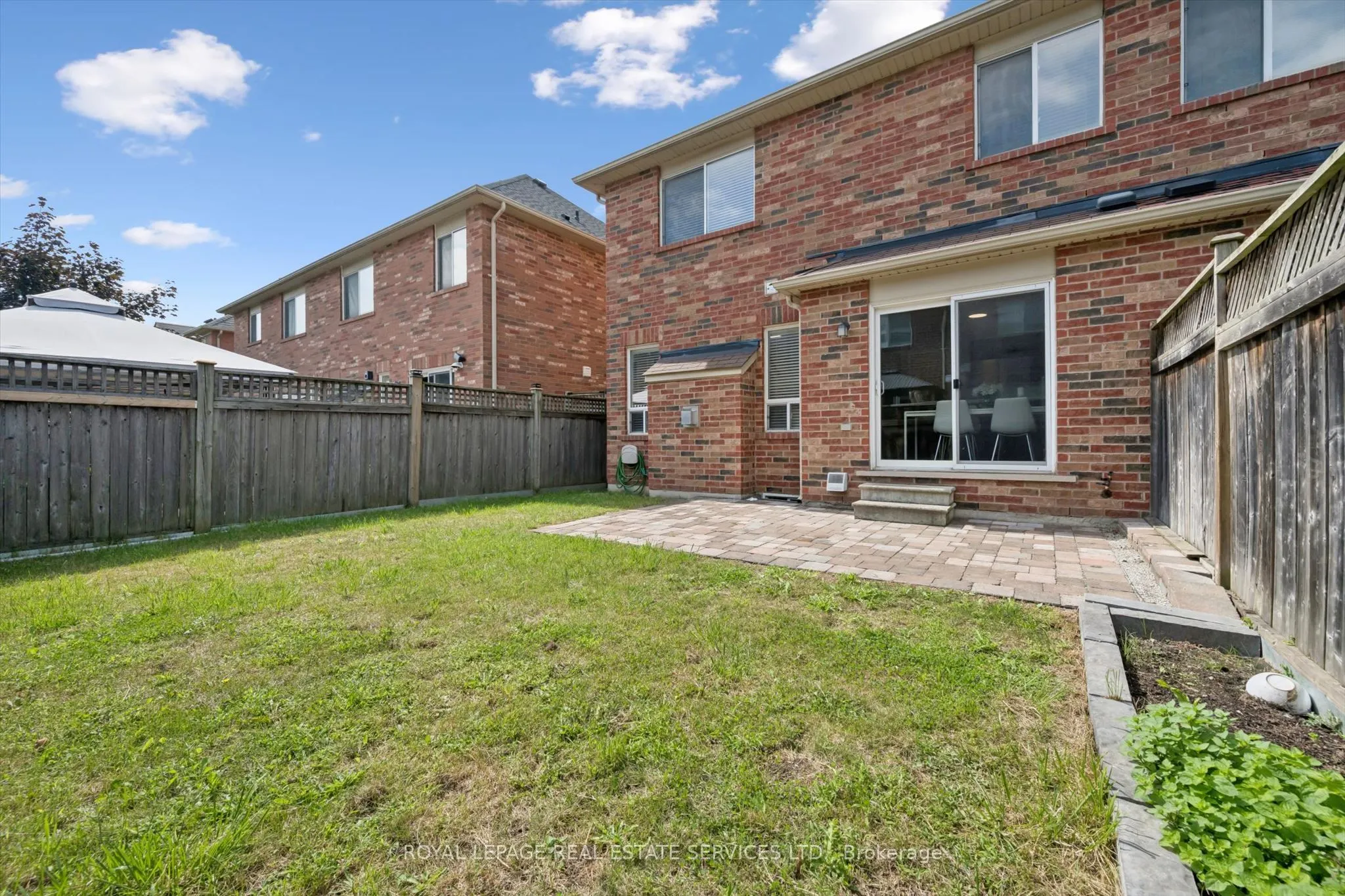 937 Vickerman Way